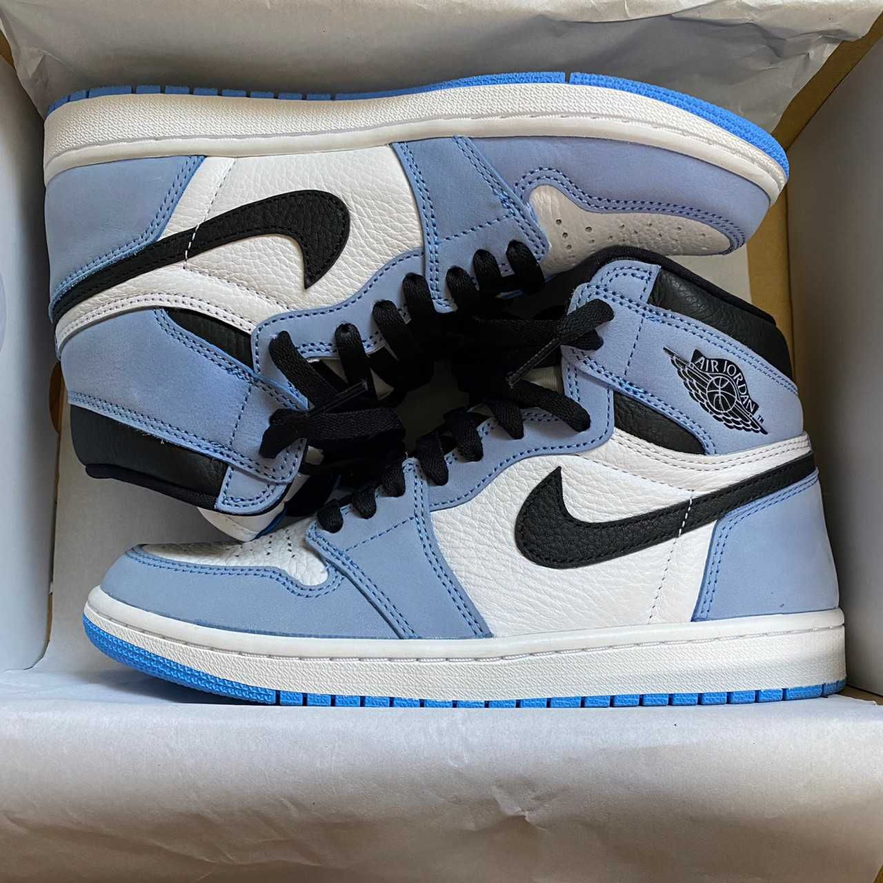 Nike Air Jordan 1 High OG "University Blue"