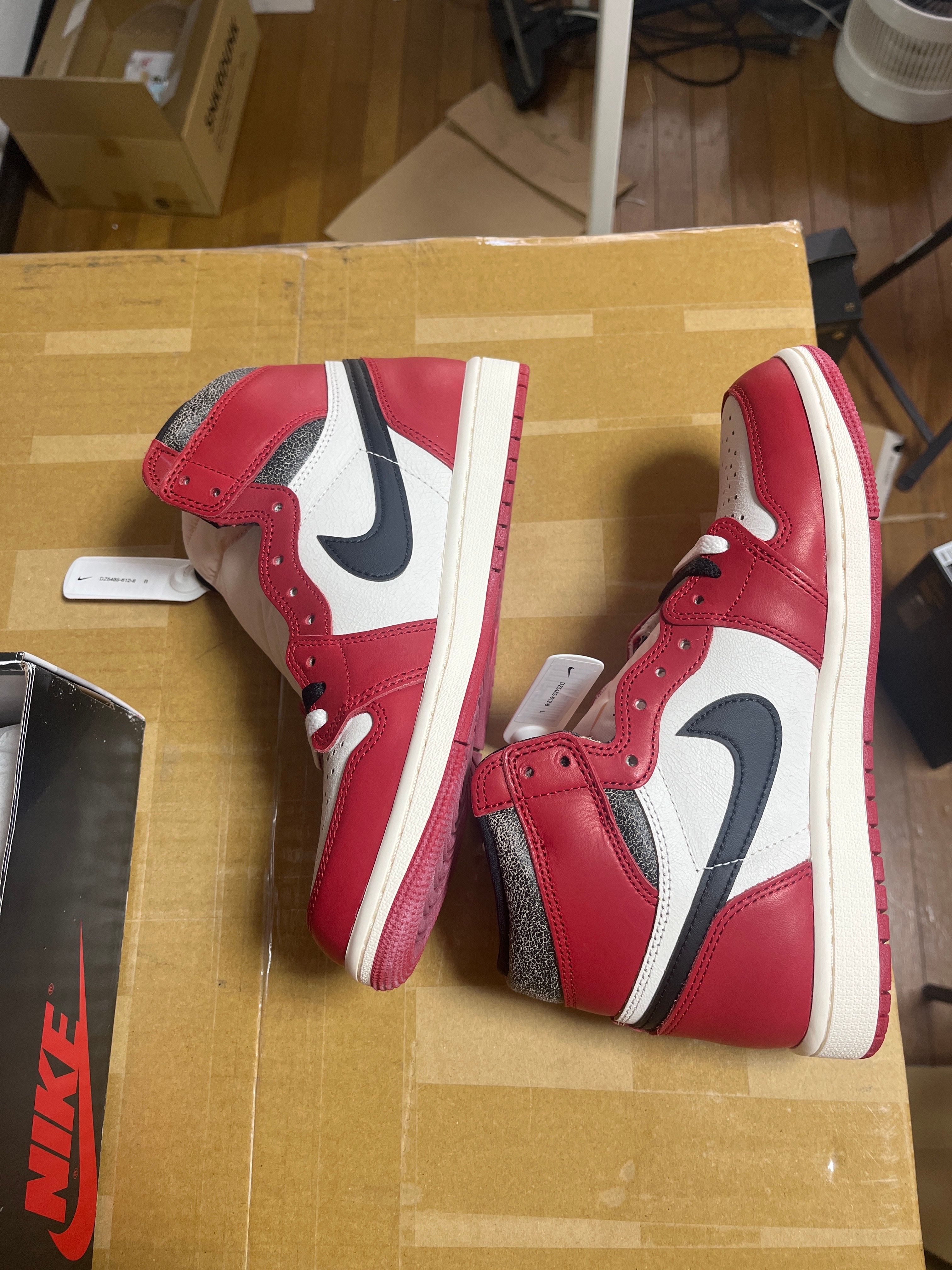 Nike Air Jordan 1 High OG "Lost & Found/Chicago"