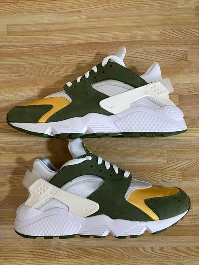 Stussy × Nike Air Huarache "Dark Olive"