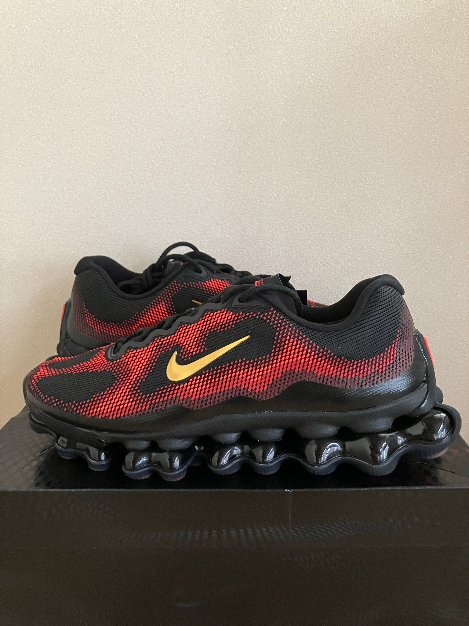 Nike Air Liquid Max "Black/Team Red"