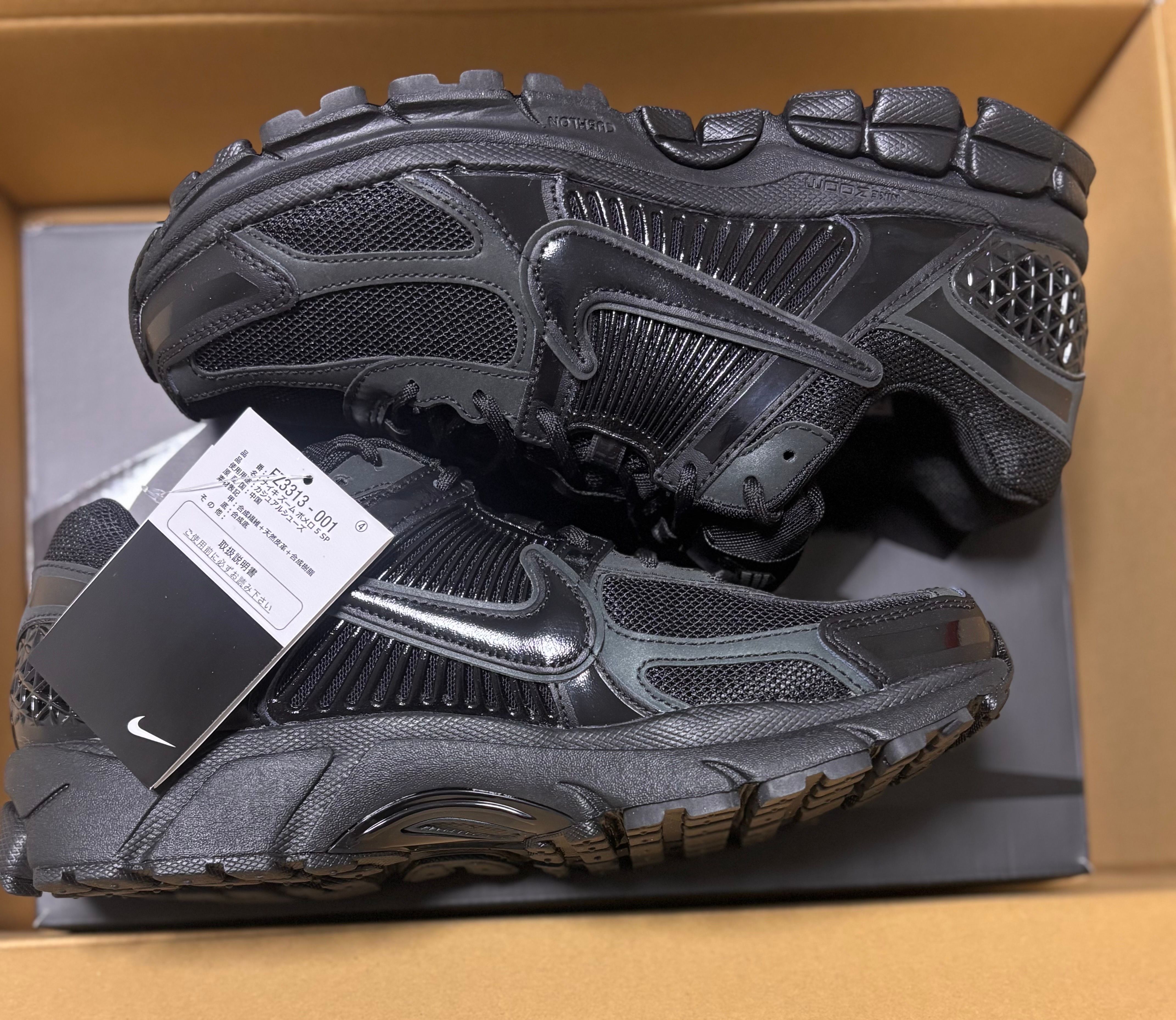 Dover Street Market × Nike Zoom Vomero 5 "Black"