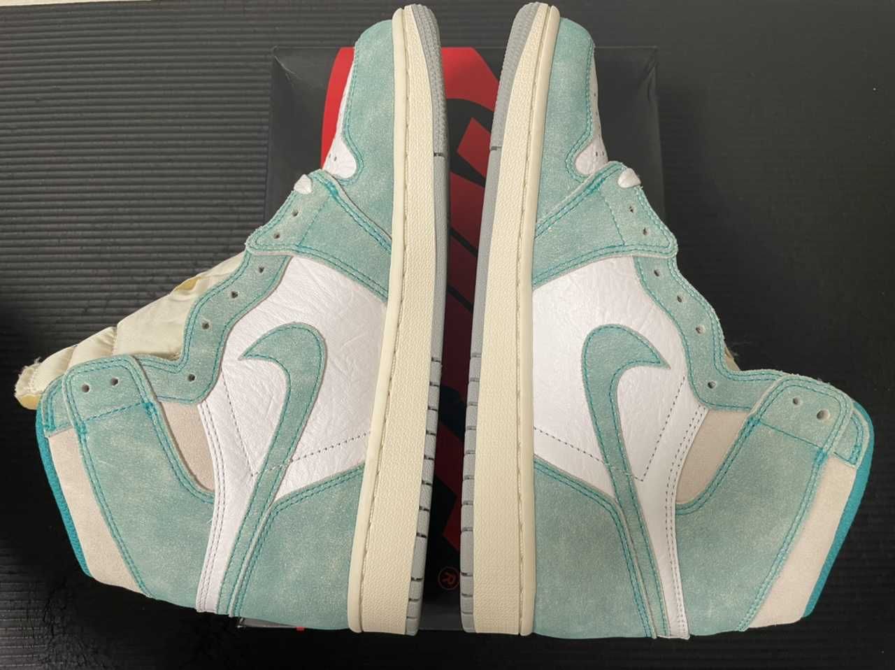 Nike Air Jordan 1 Retro High OG "Turbo Green"