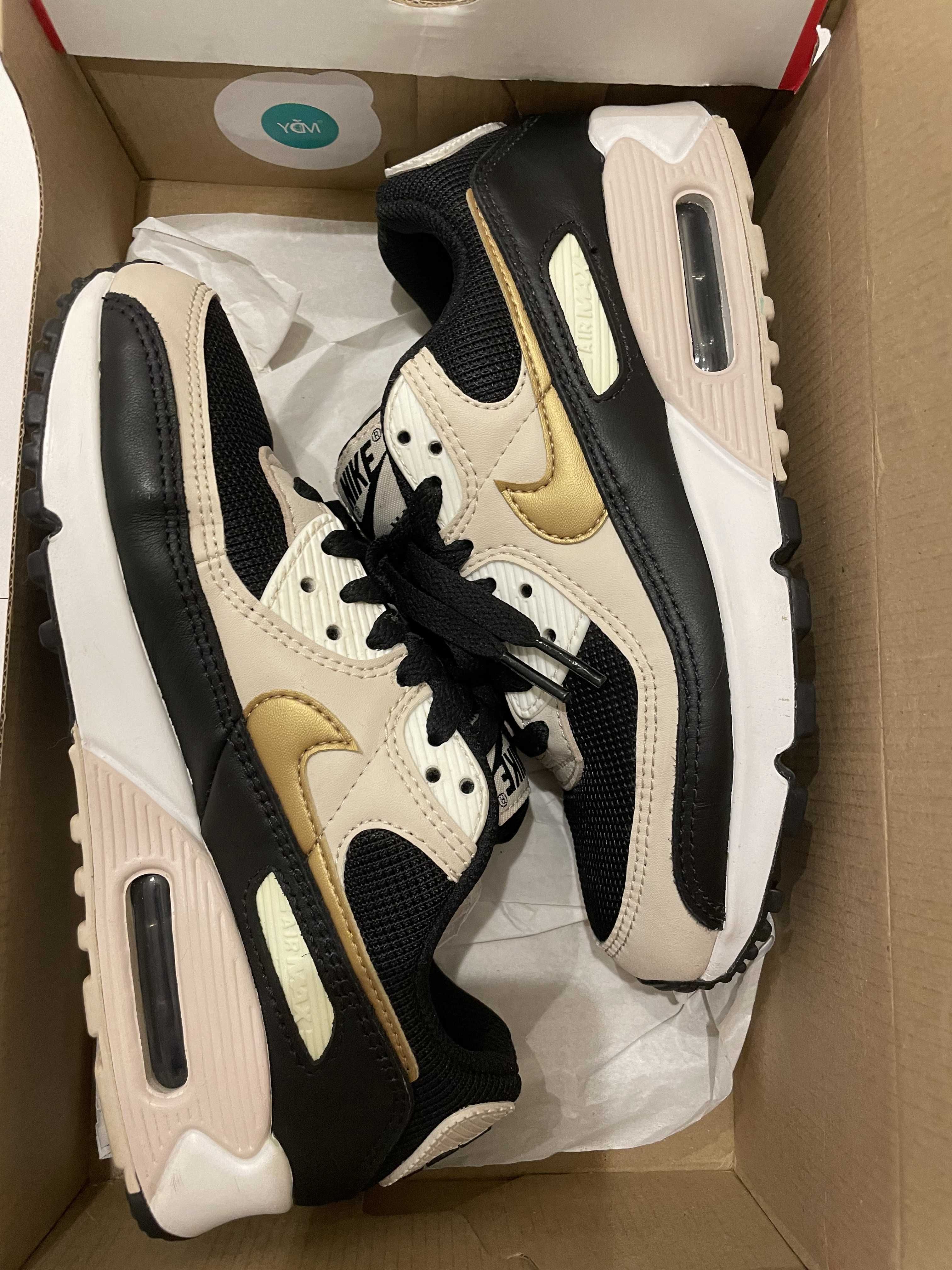 NIKE Women's AIR MAX 90 "BLACK/SUMMIT WHITE/METALLIC GOLD"