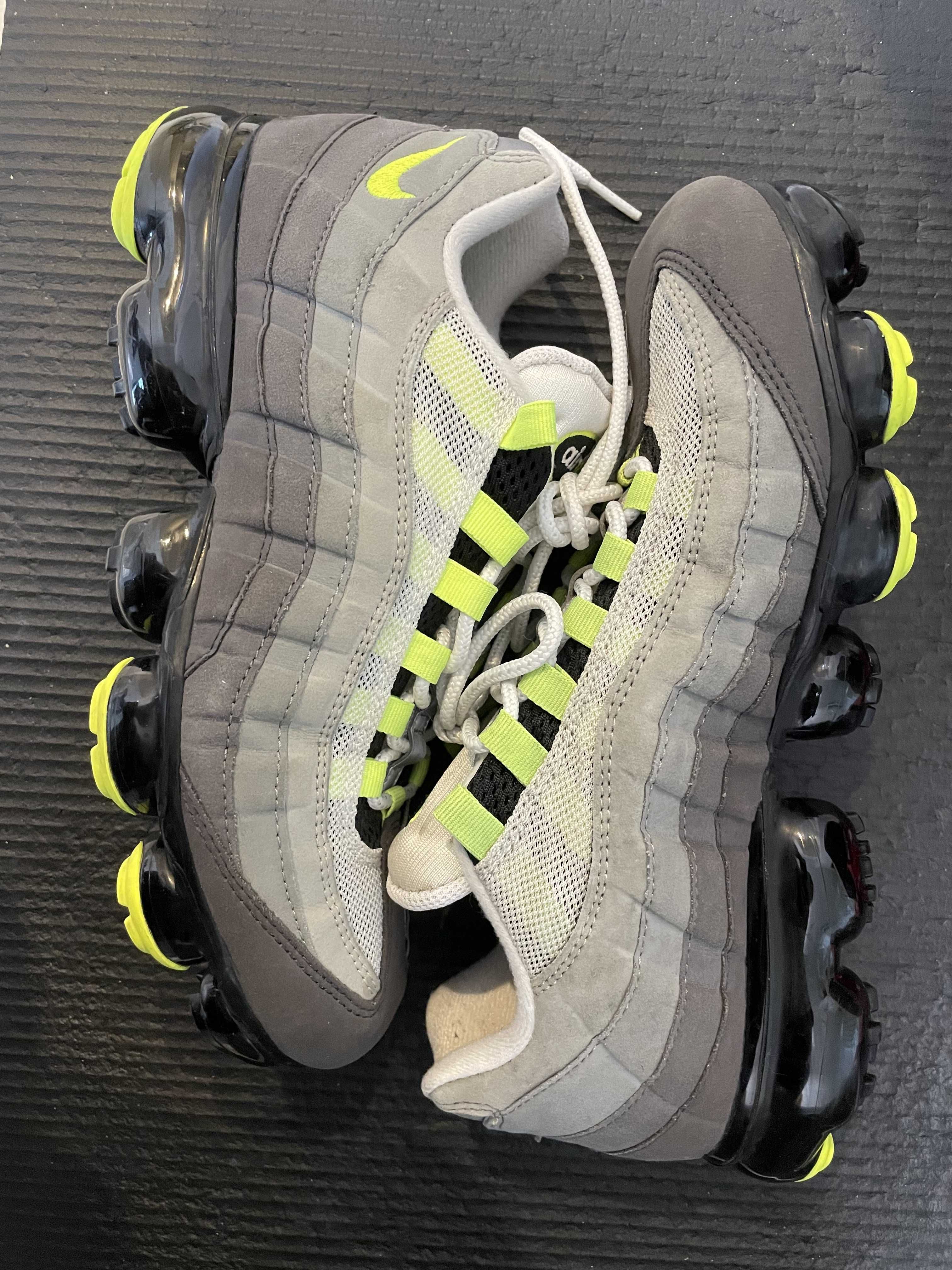 Nike Air Vapormax 95 "Neon"