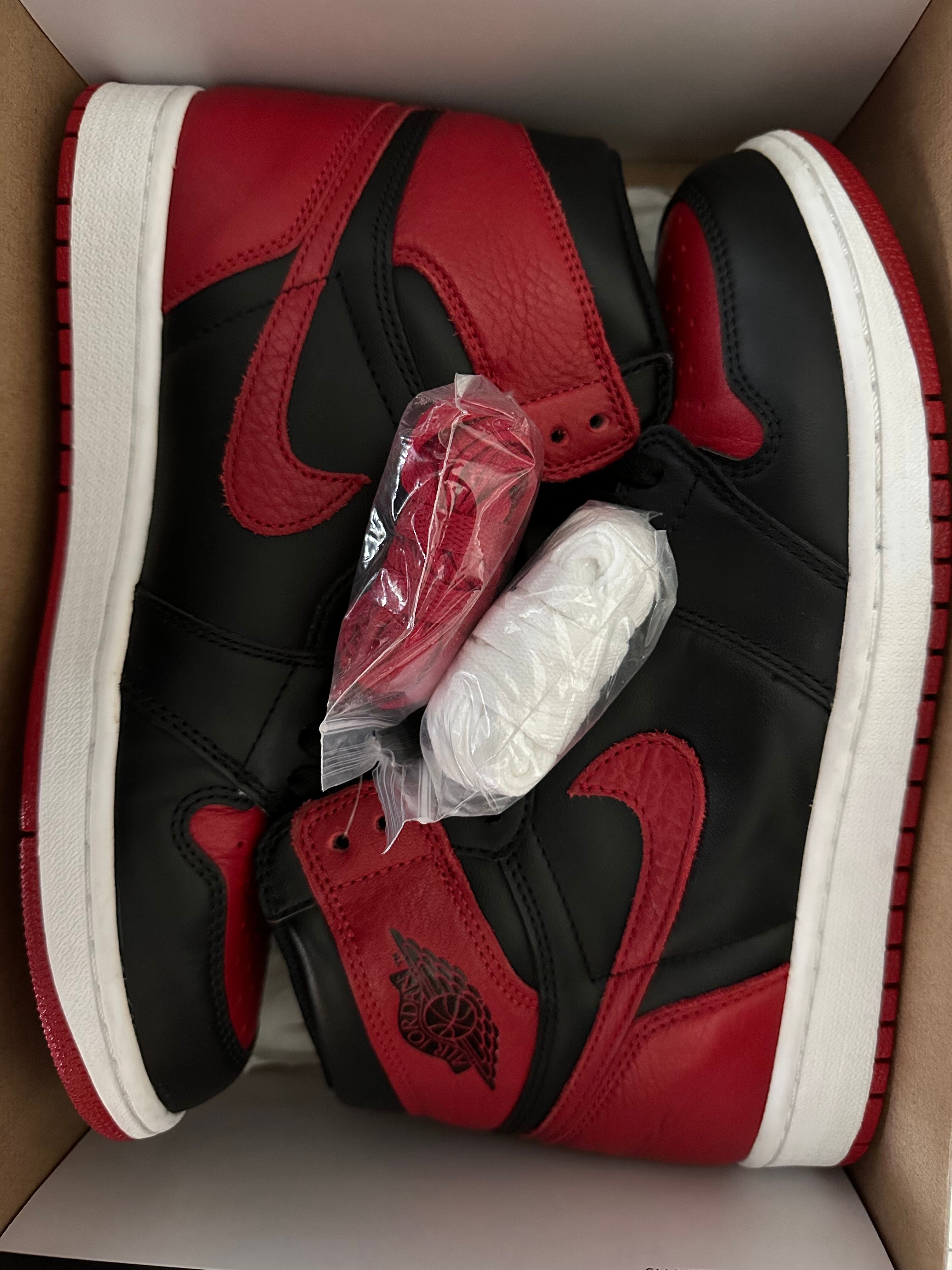 Nike Air Jordan 1 Retro High OG "Bred/Banned" (2016)