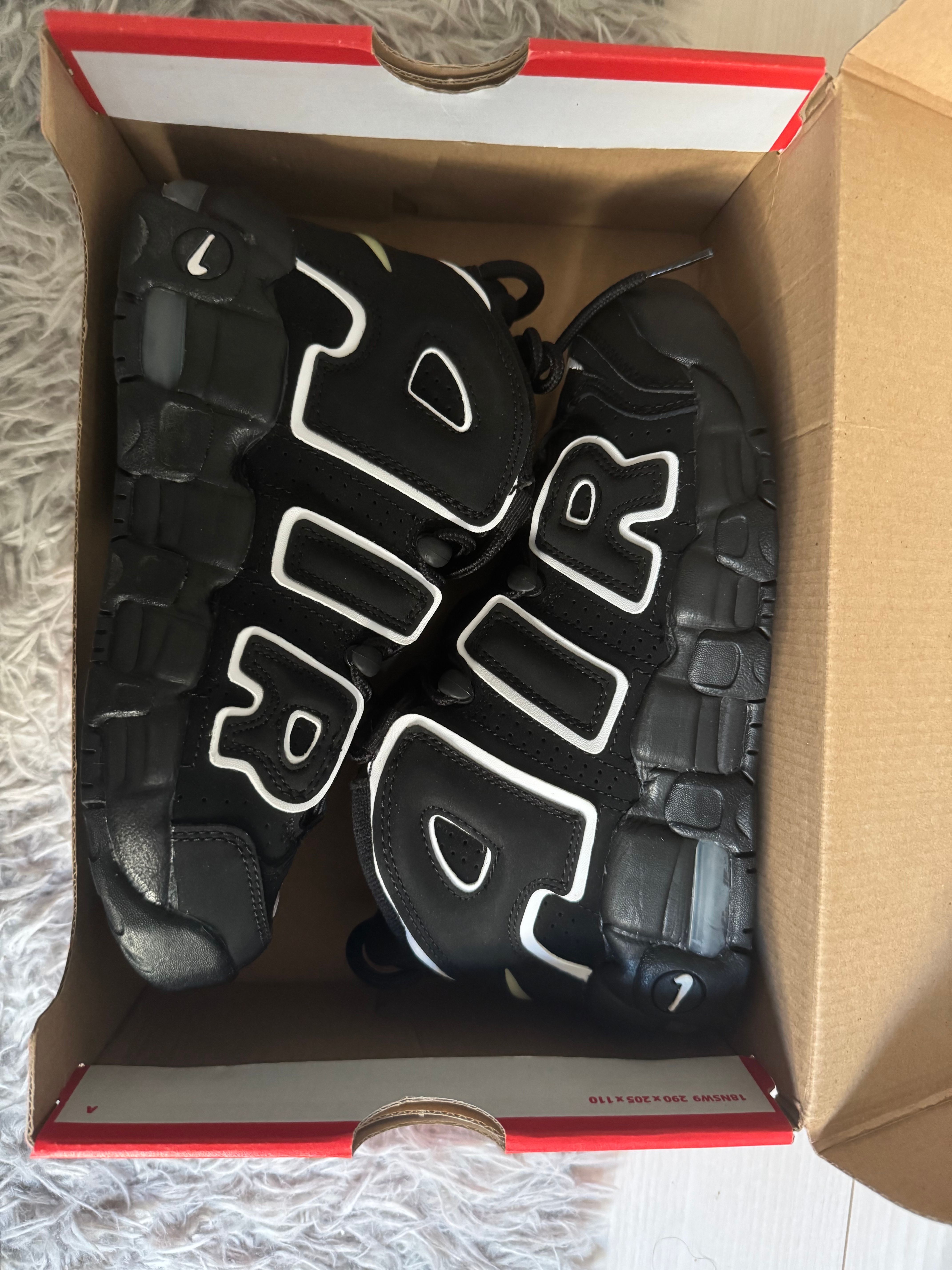 NIKE AIR MORE UPTEMPO GS "BLACK/WHITE"(2020)