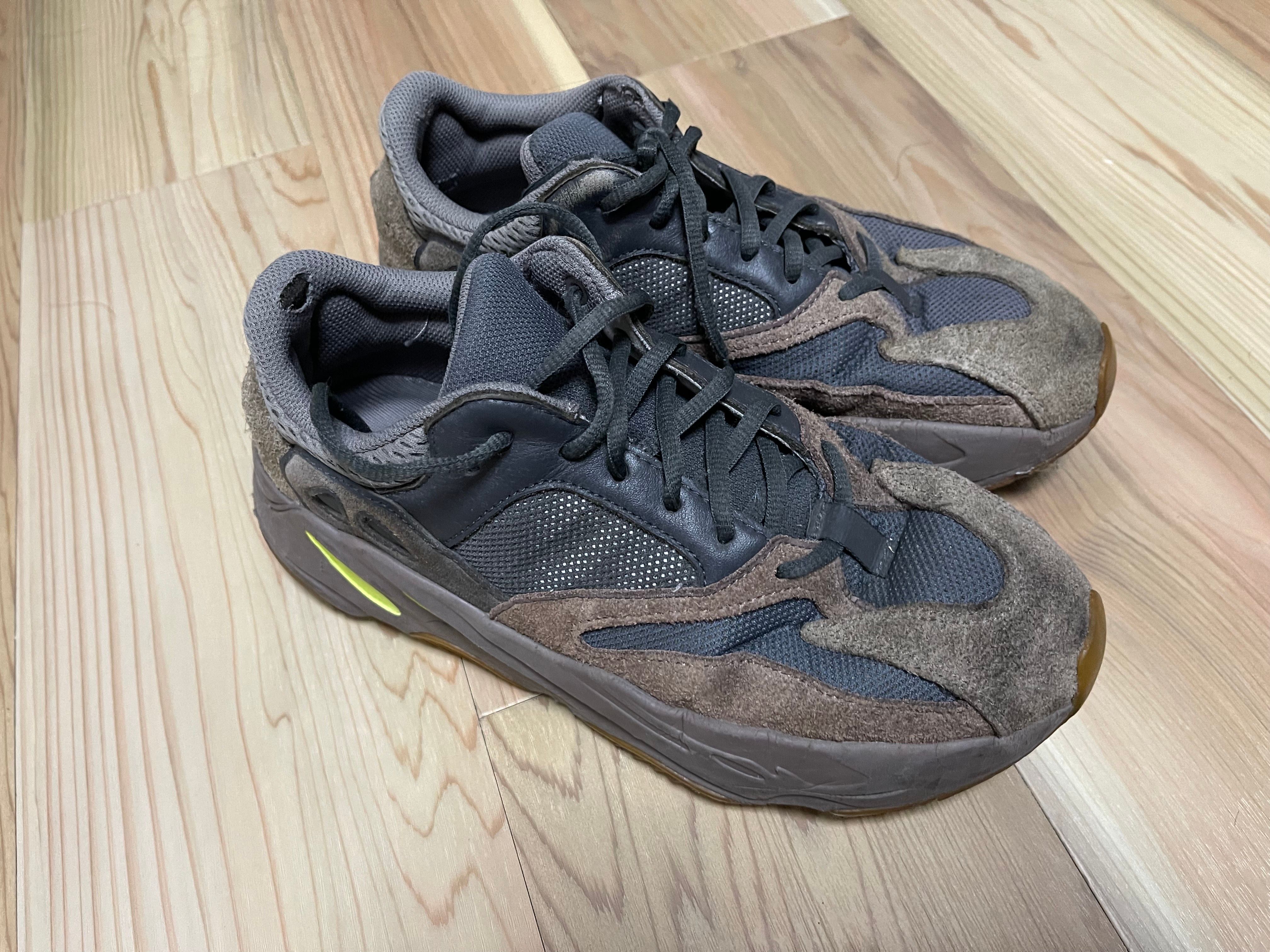 YEEZY BOOST 700 WAVE RUNNER DARK GREY