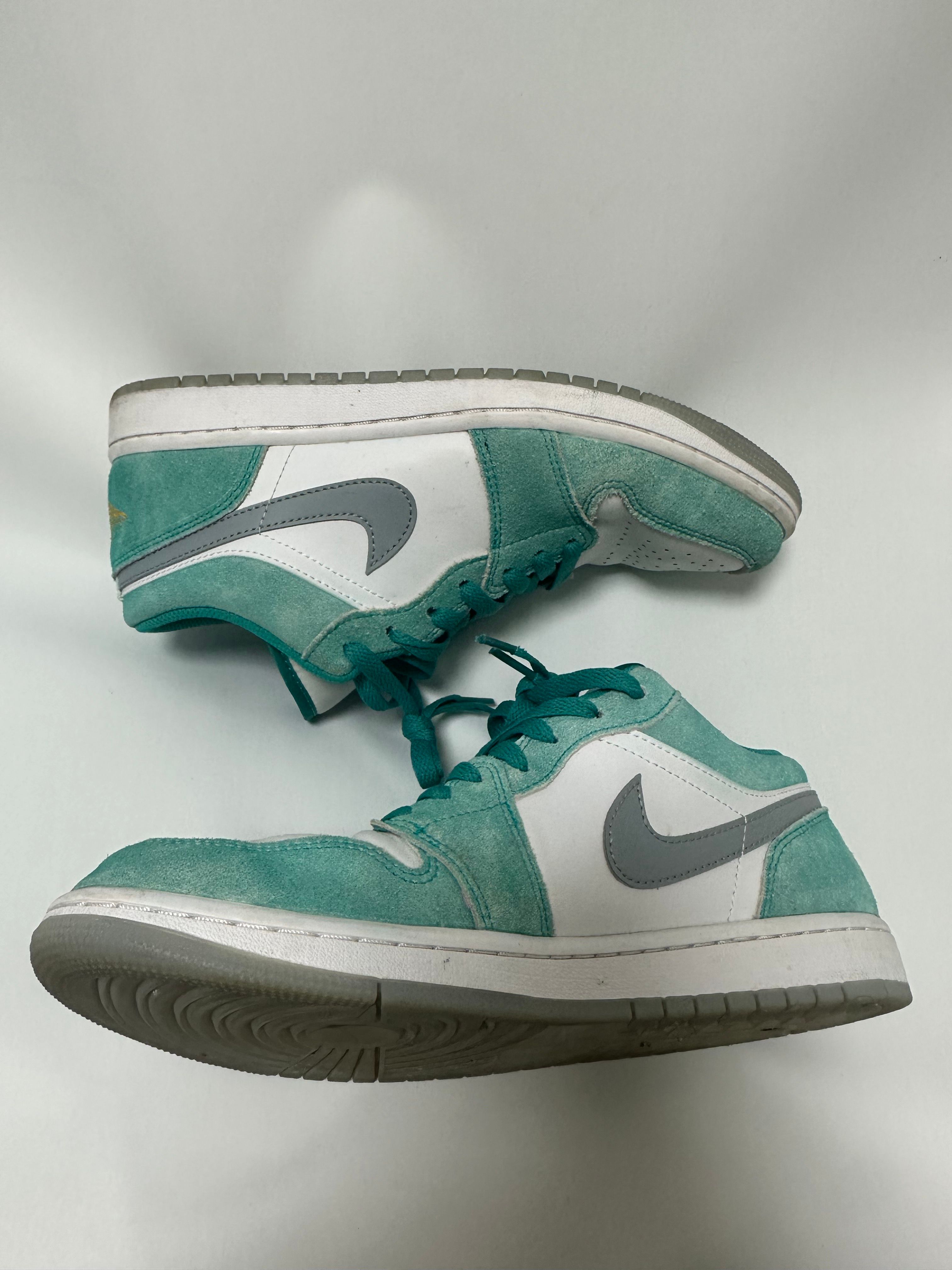 Nike Air Jordan 1 Low SE "New Emerald"