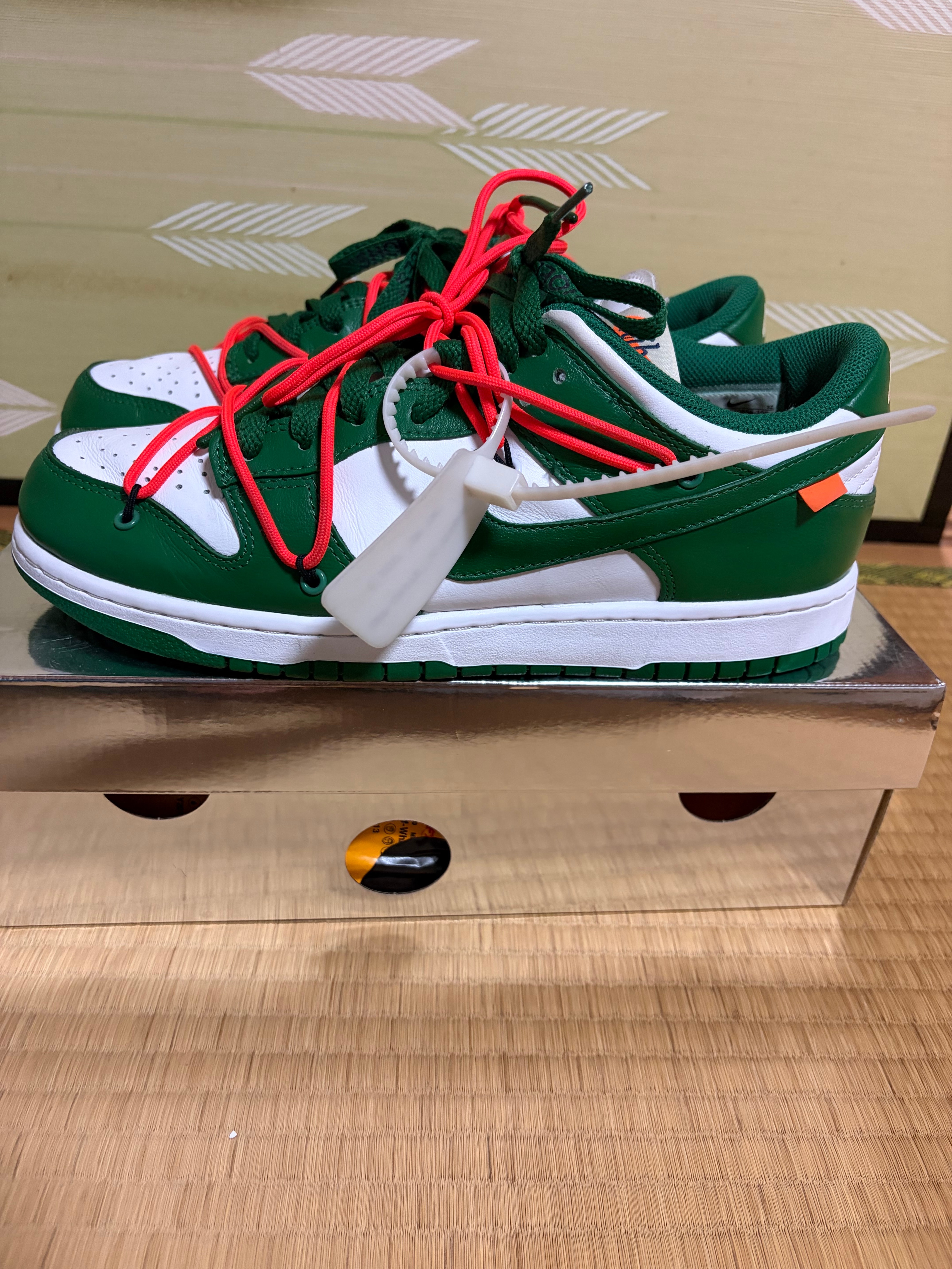 オフホワイト × ナイキ ダンク ロー "ホワイト/パイングリーン"