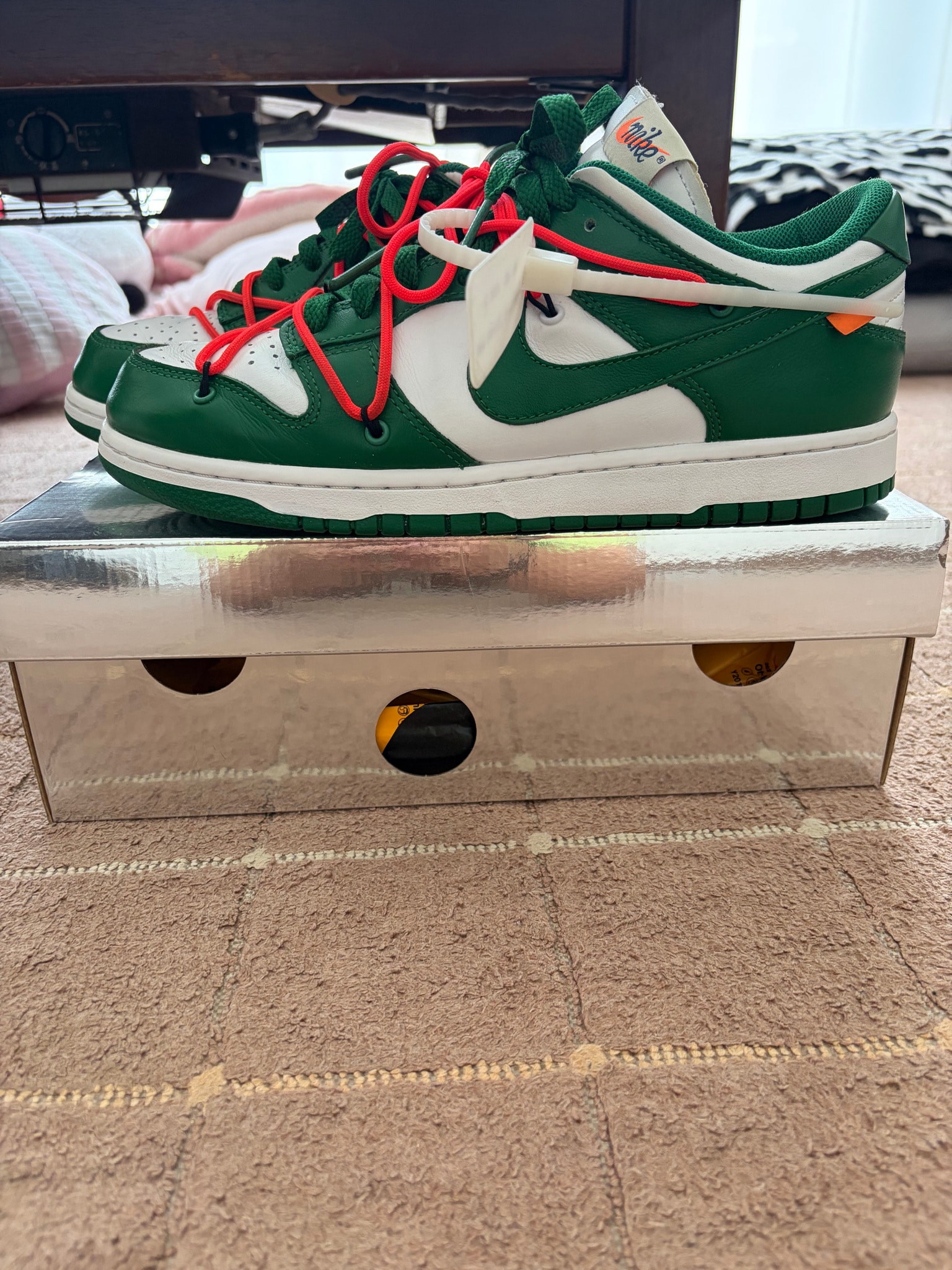 Off-White × Nike Dunk Low "White/Pine Green"