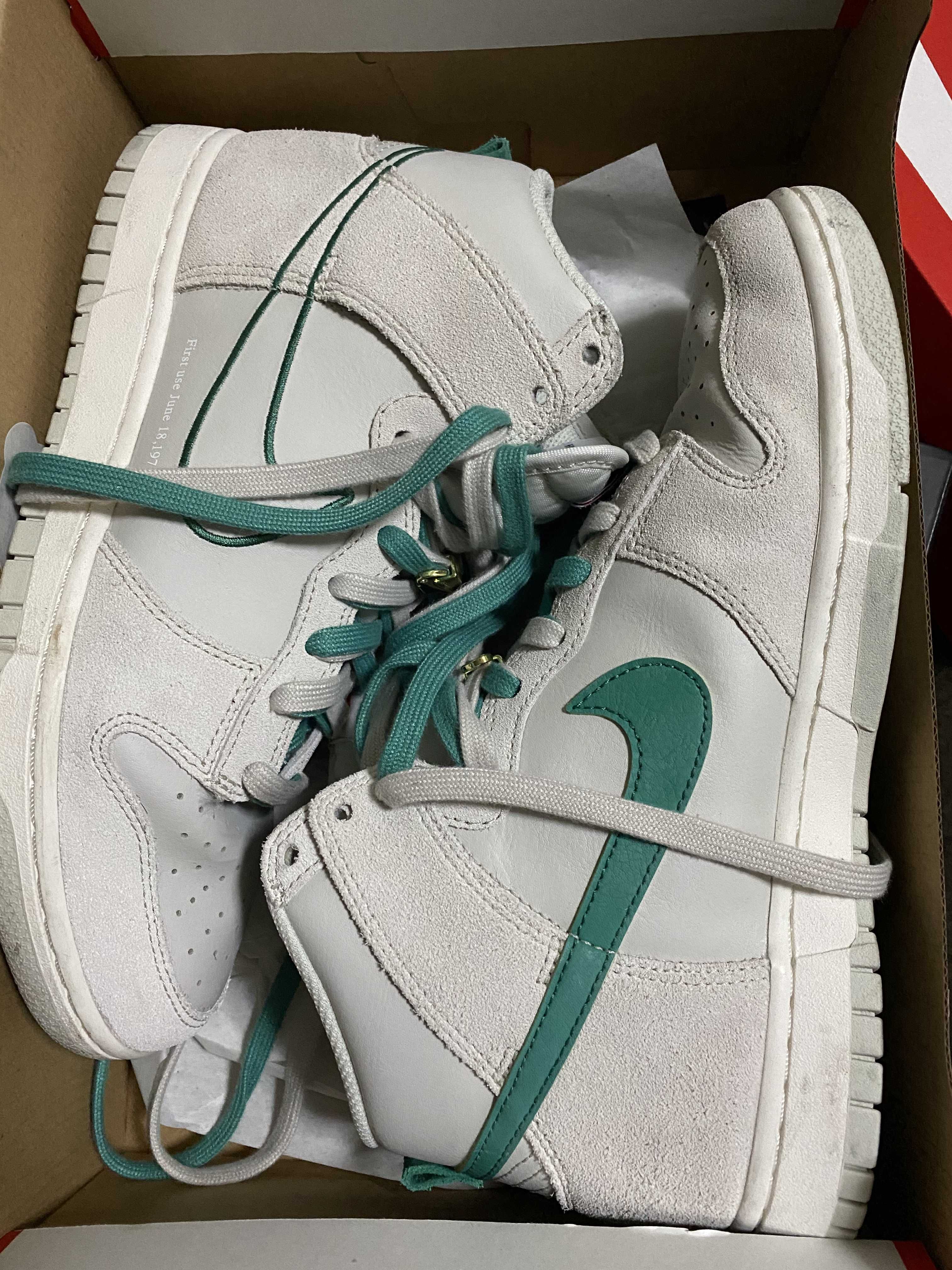 Nike Dunk High SE First Use "Light Bone/Green Noise"
