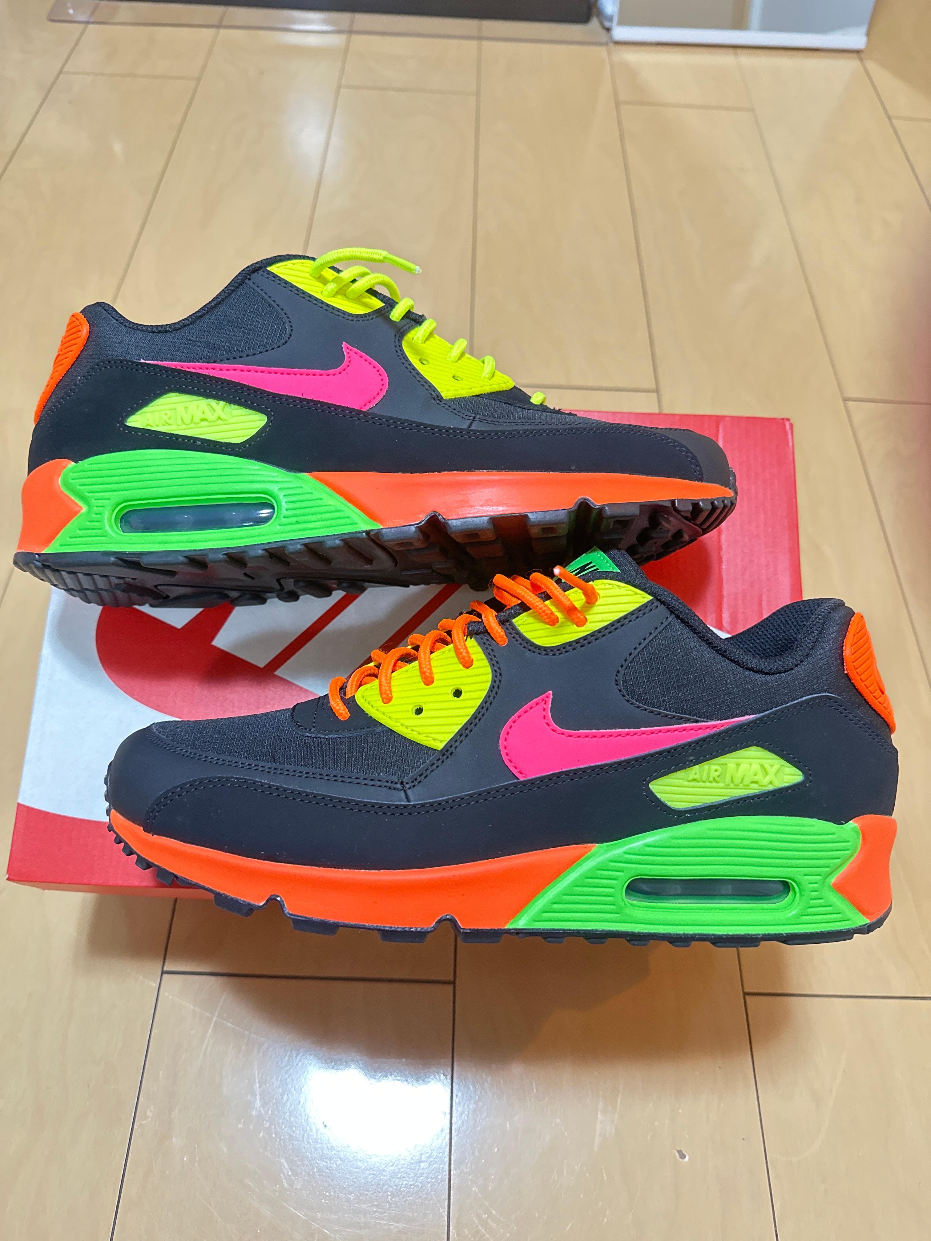 NIKE AIR MAX 90 "TOKYO NEON"