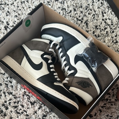Nike Air Jordan 1 High OG "Sail/Dark Mocha/Black"