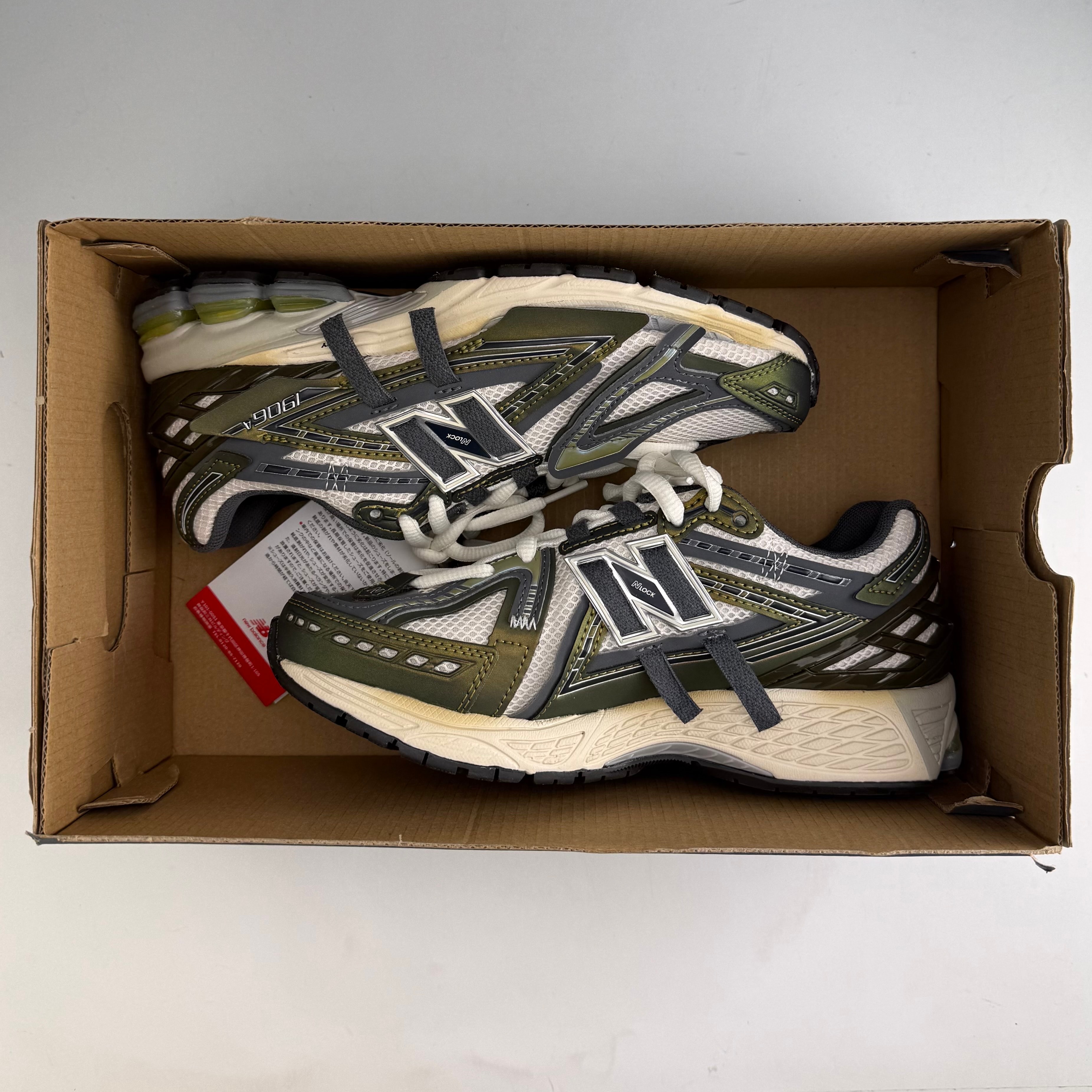 ニューバランス 1906A "オリーブジュース/シーソルト"