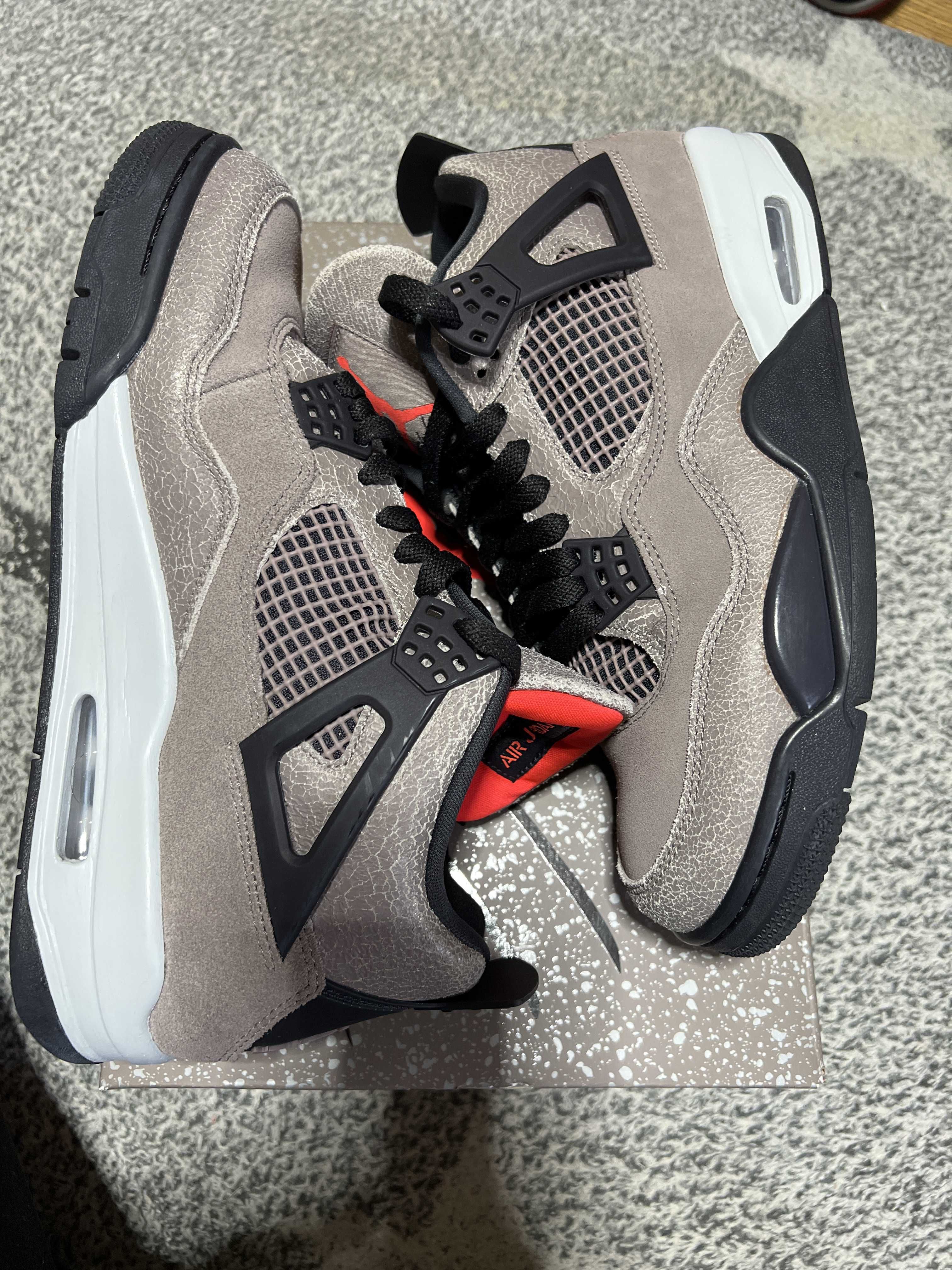 Nike Air Jordan 4 "Taupe Haze"