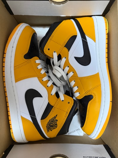 Nike Air Jordan 1 Mid "Taxi"