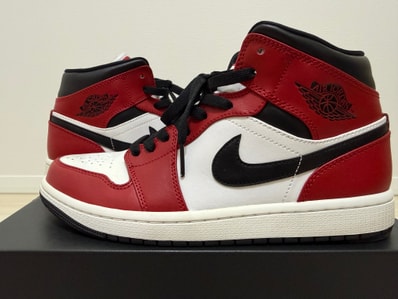 Nike Air Jordan 1 Mid "Chicago Black Toe"