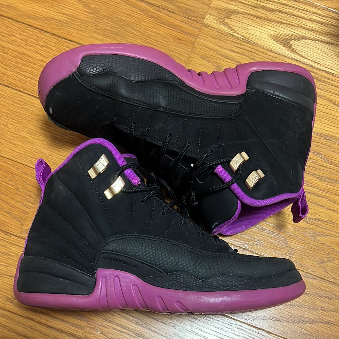 Nike GS Air Jordan 12 Retro "Hyper Violet"