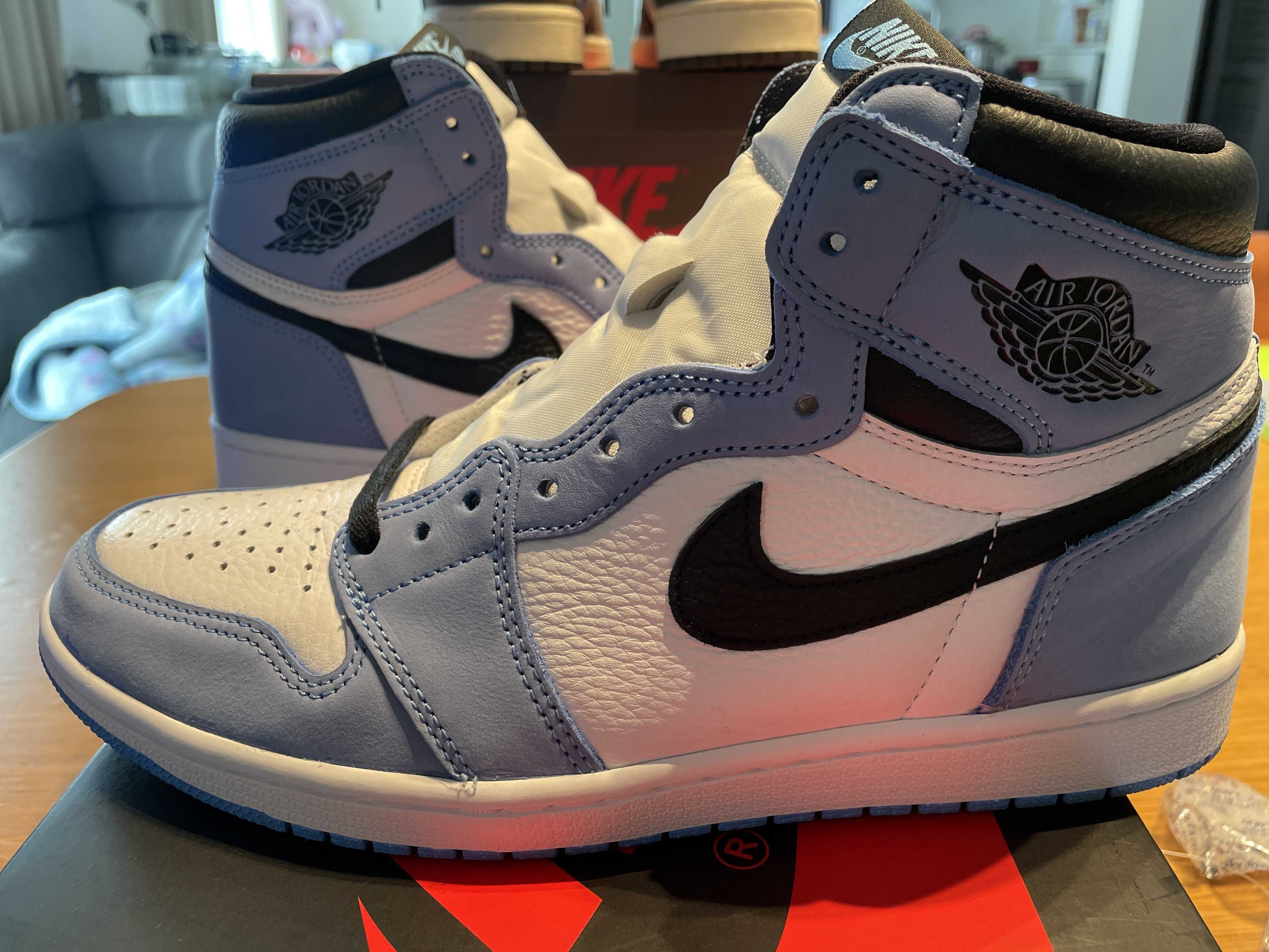 Nike Air Jordan 1 High OG "University Blue"