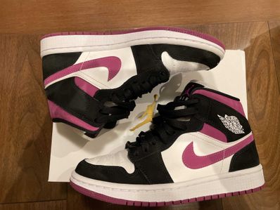 NIKE Women's AIR JORDAN 1 MID "MAGENTA"