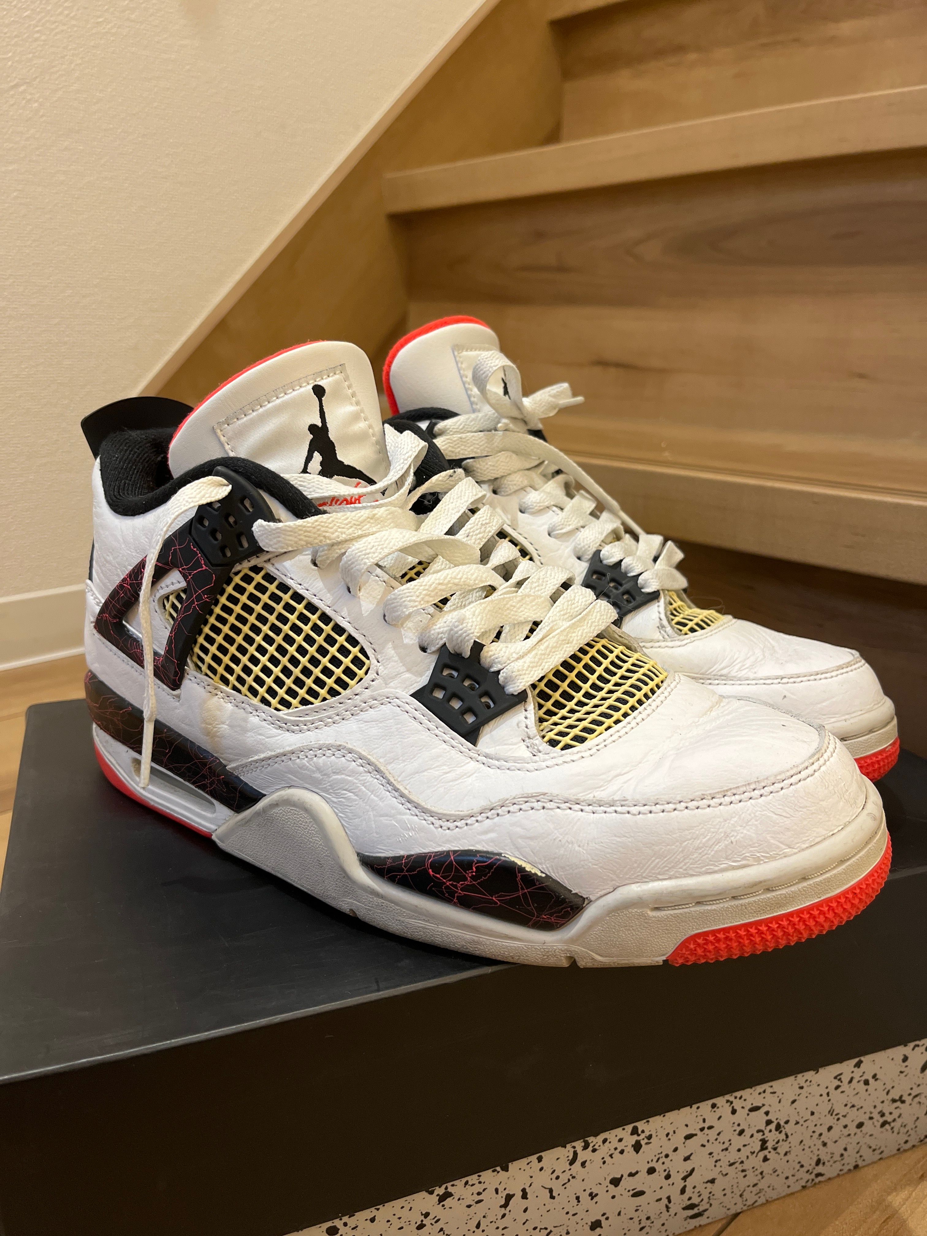 Nike Air Jordan 4 Retro "Flight Nostalgia"