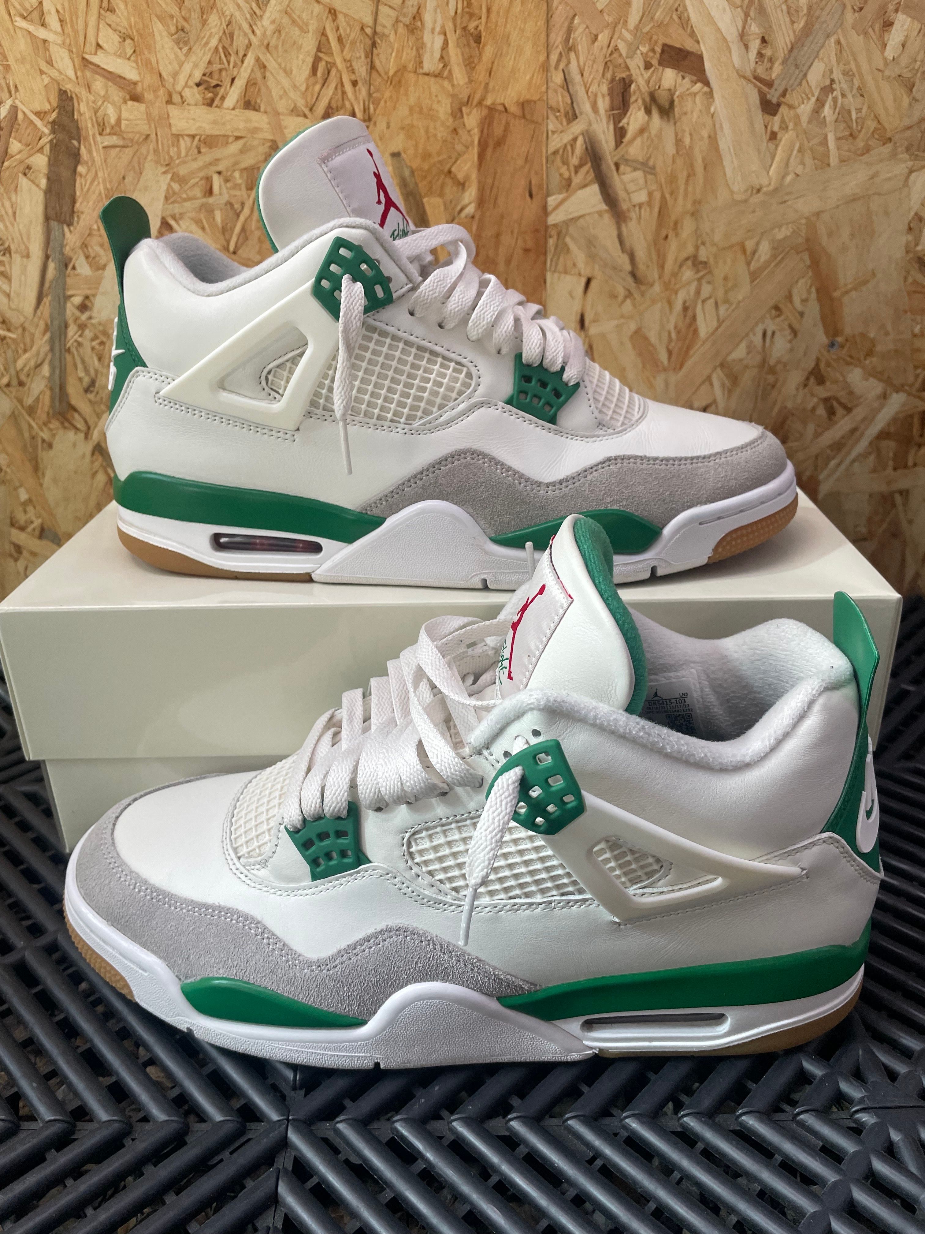 Nike SB × Air Jordan 4 Retro SP "Pine Green"