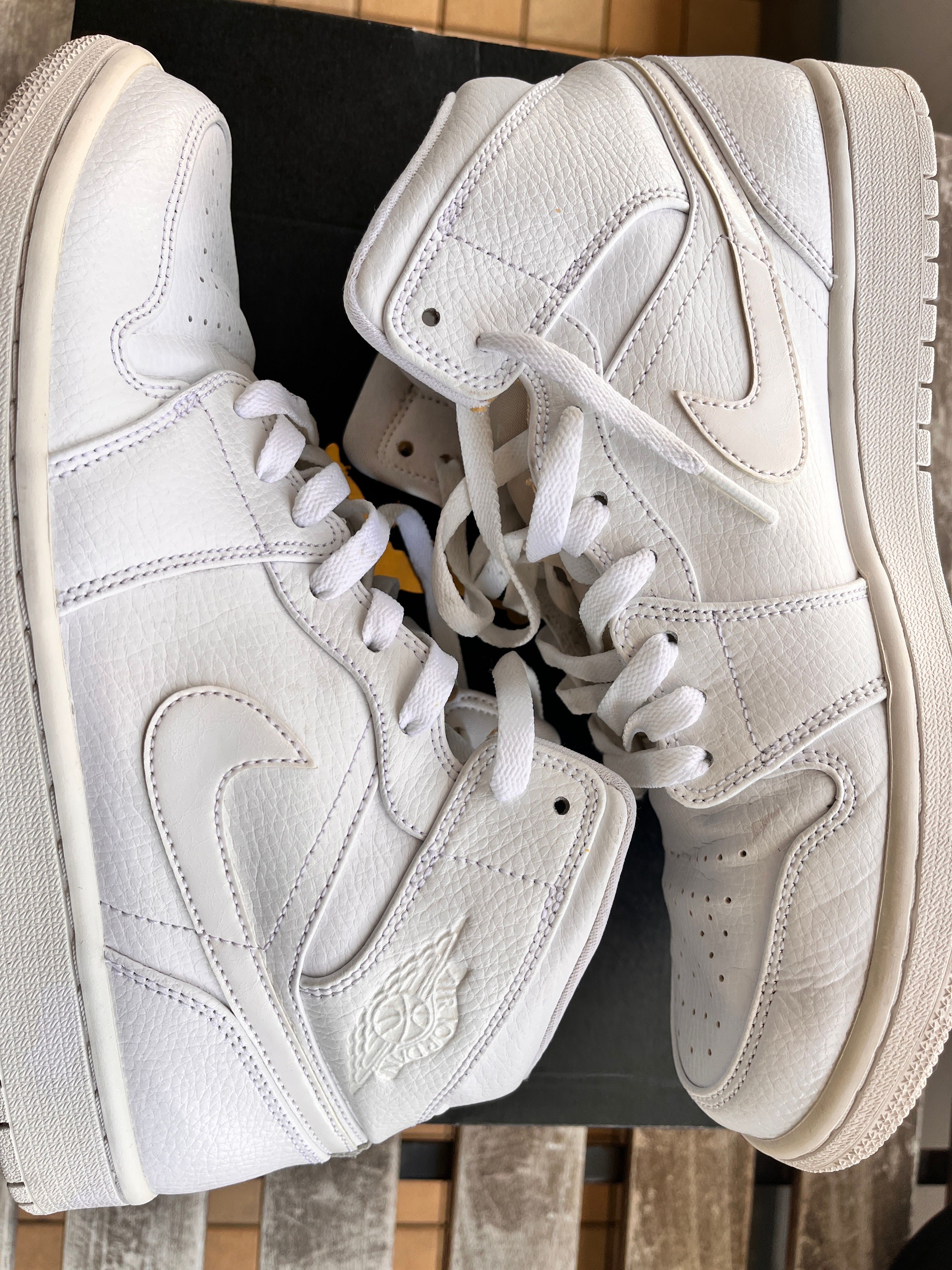 NIKE AIR JORDAN 1 MID TRIPLE WHITE (2020)