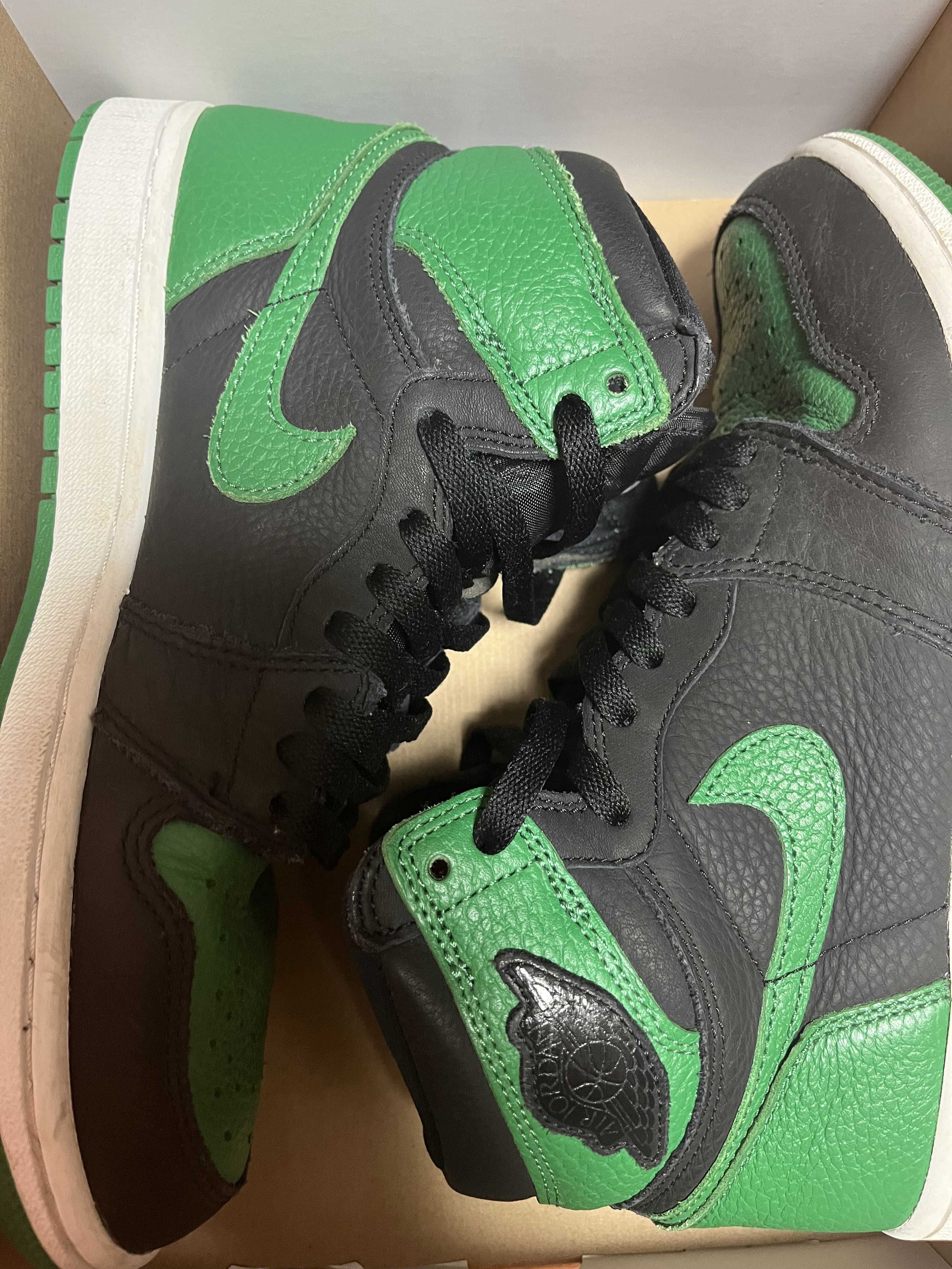 Nike Air Jordan 1 Retro High OG "Black/Pine Green" (2020)
