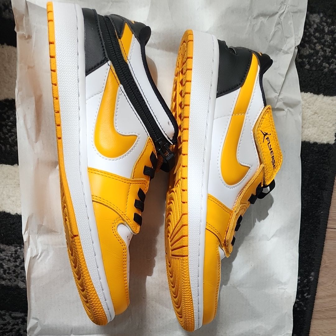 Nike Air Jordan 1 Low Flyease "University Gold"