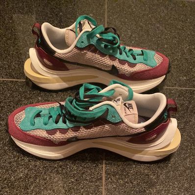 sacai × Nike Vapor Waffle "String/Red/Green"