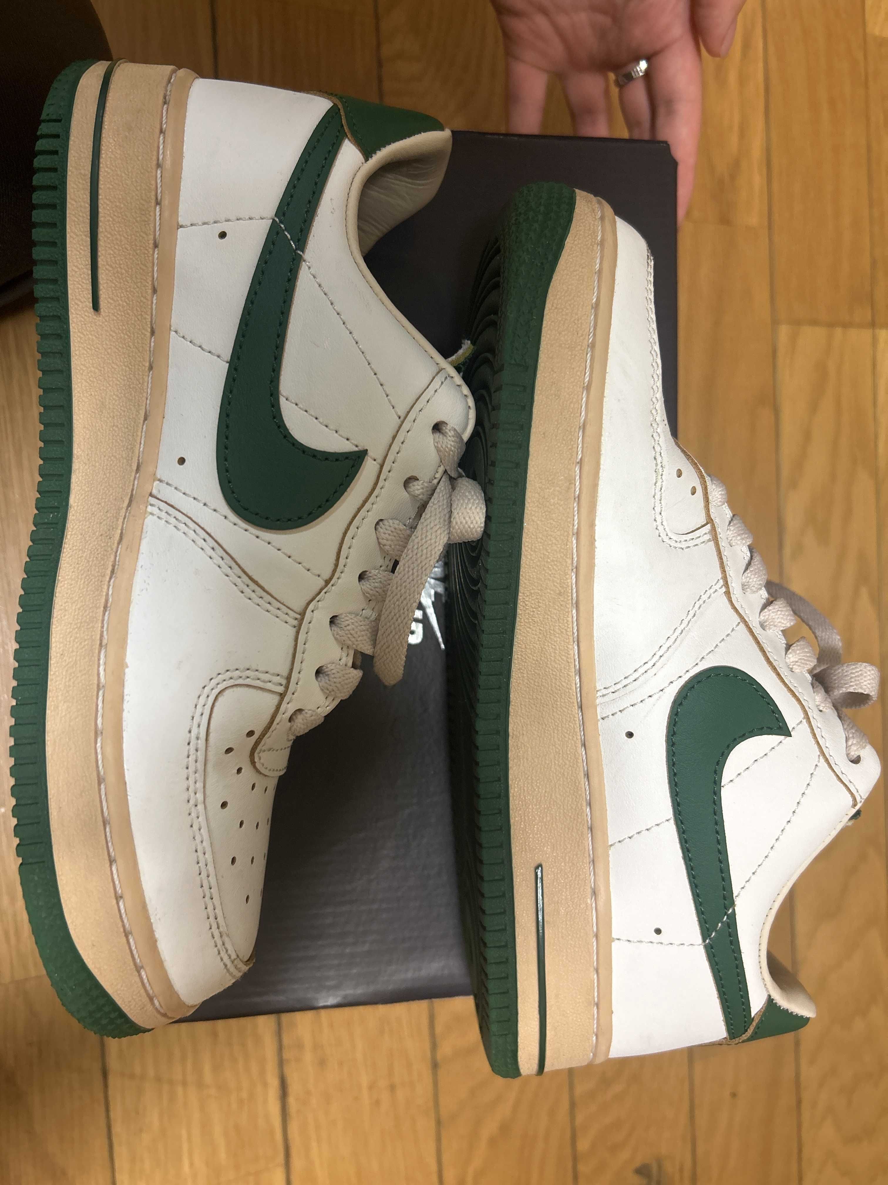Nike Women's Air Force 1 Low Command Force "Summit White/Gorge Green"