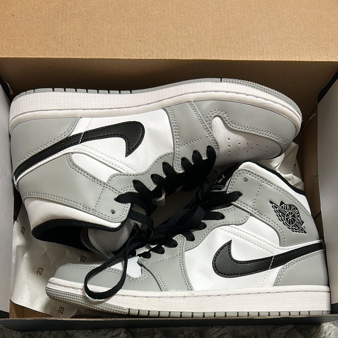 Nike Air Jordan 1 Mid "Light Smoke Grey/White/Black"