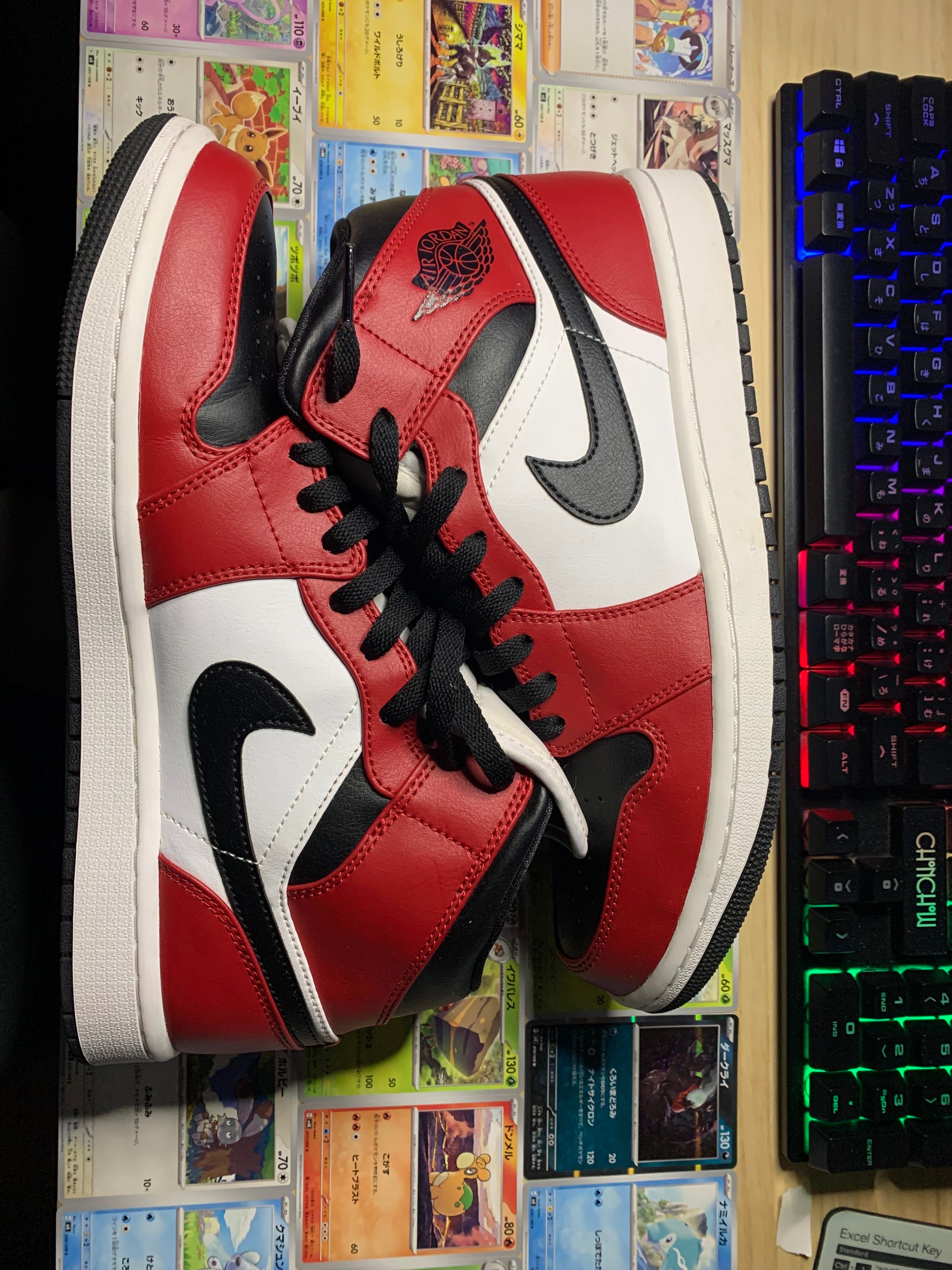 Nike Air Jordan 1 Mid "Chicago Black Toe"