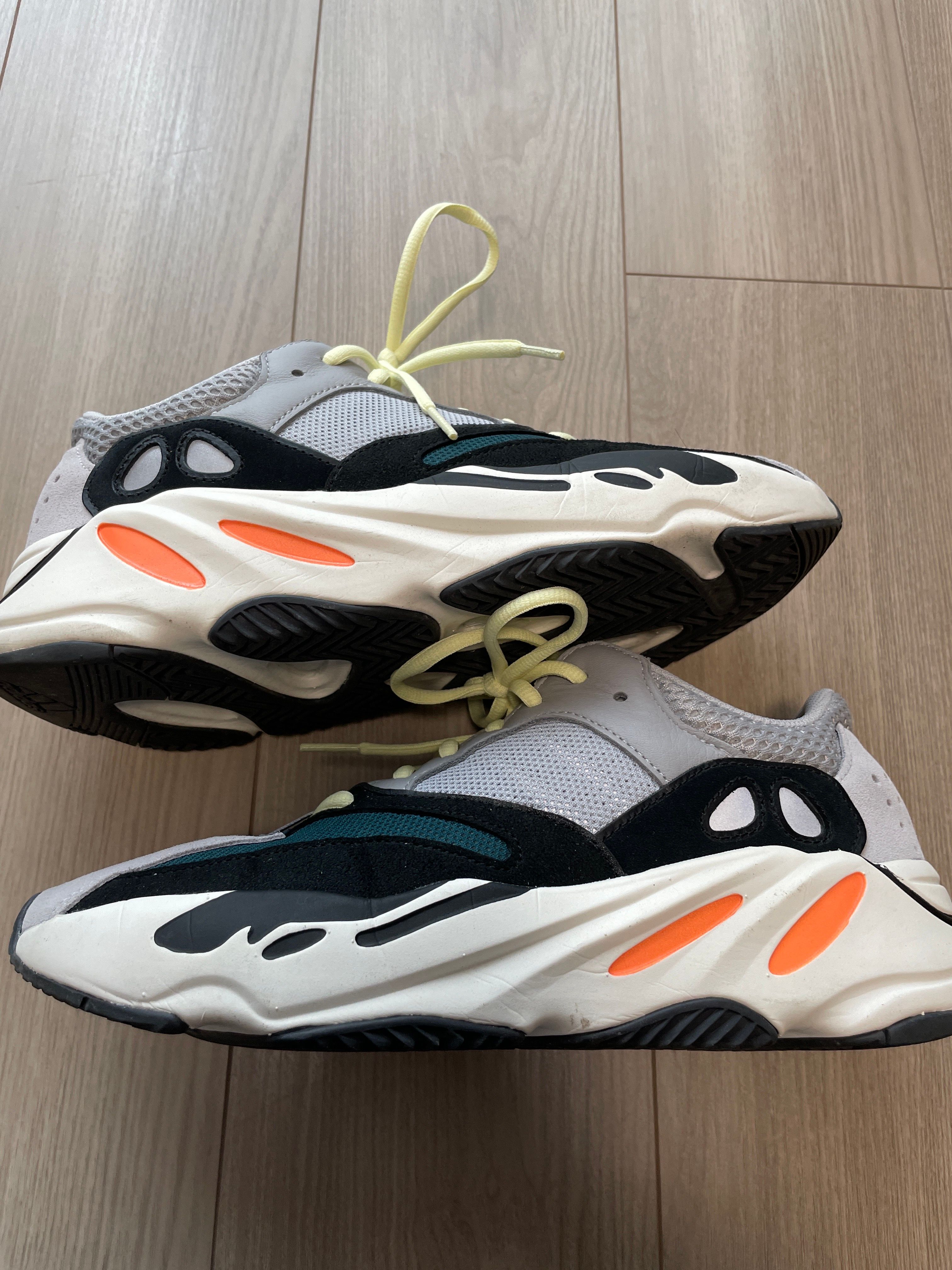 adidas YEEZY Boost 700 "Wave Runner"