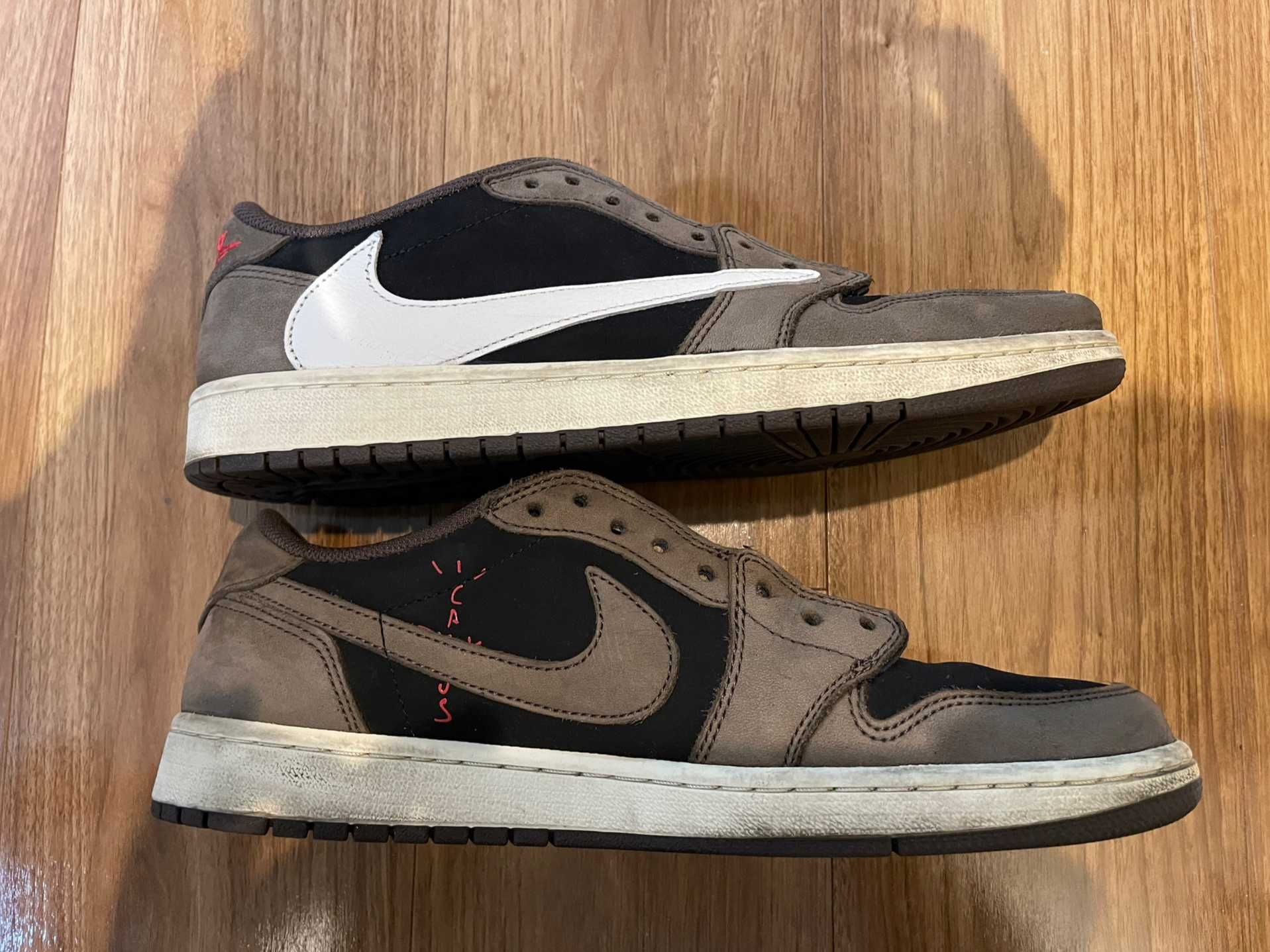 Travis Scott × Nike Air Jordan 1 Low OG SP-T  "Black/Dark Mocha"