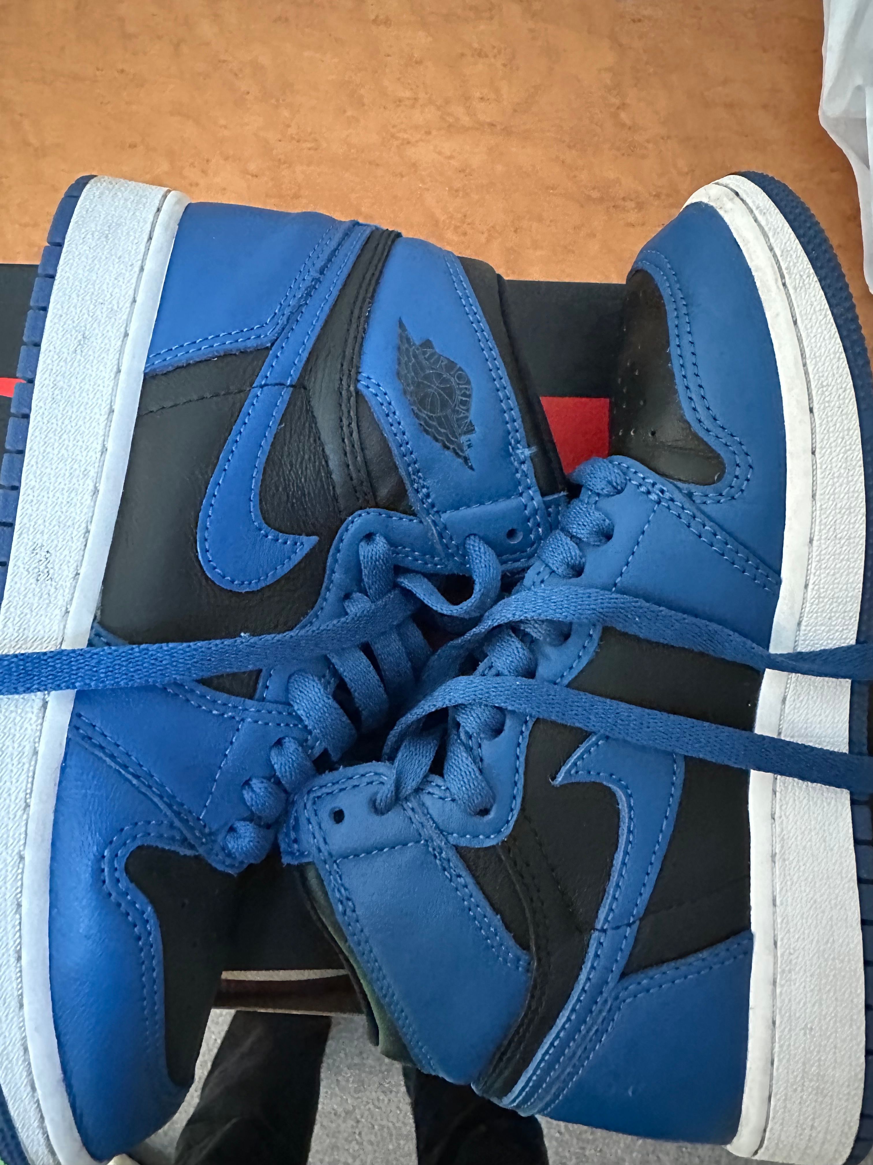 Nike Air Jordan 1 Retro High OG "Dark Marina Blue"