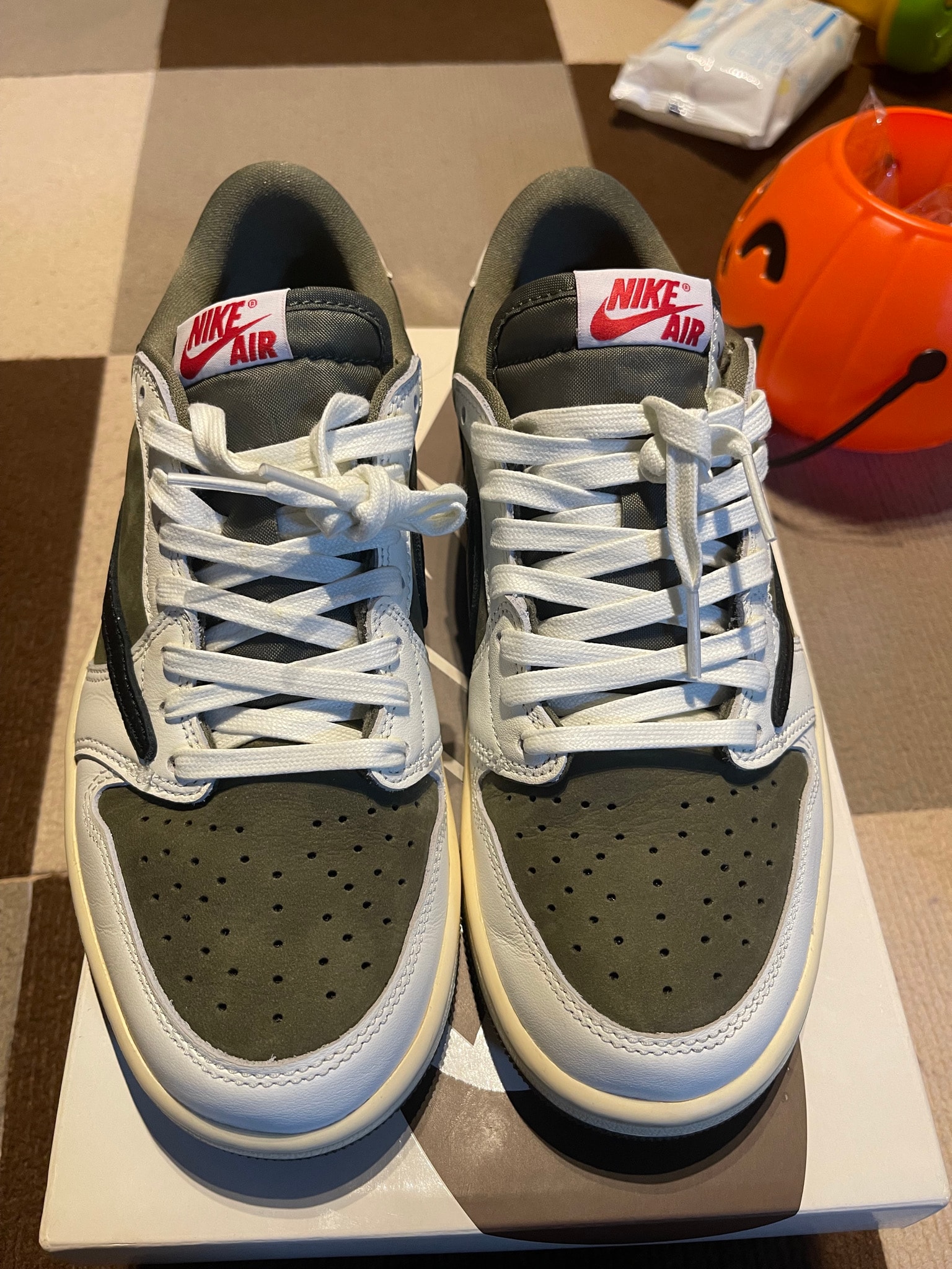 Travis Scott × Nike Air Jordan 1 Low OG SP "Reverse Olive"
