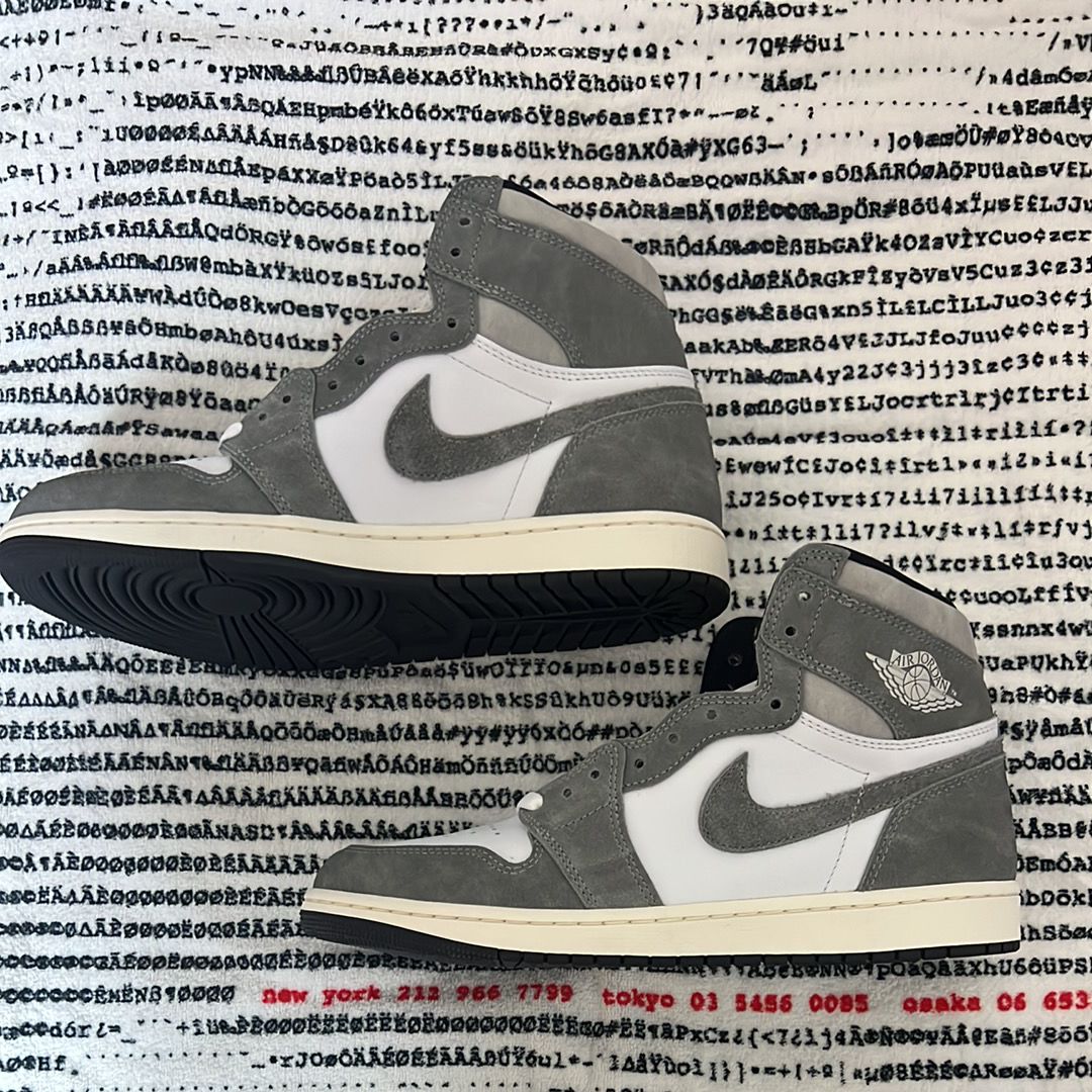 Nike Air Jordan 1 Retro High OG "Black and Smoke Grey"