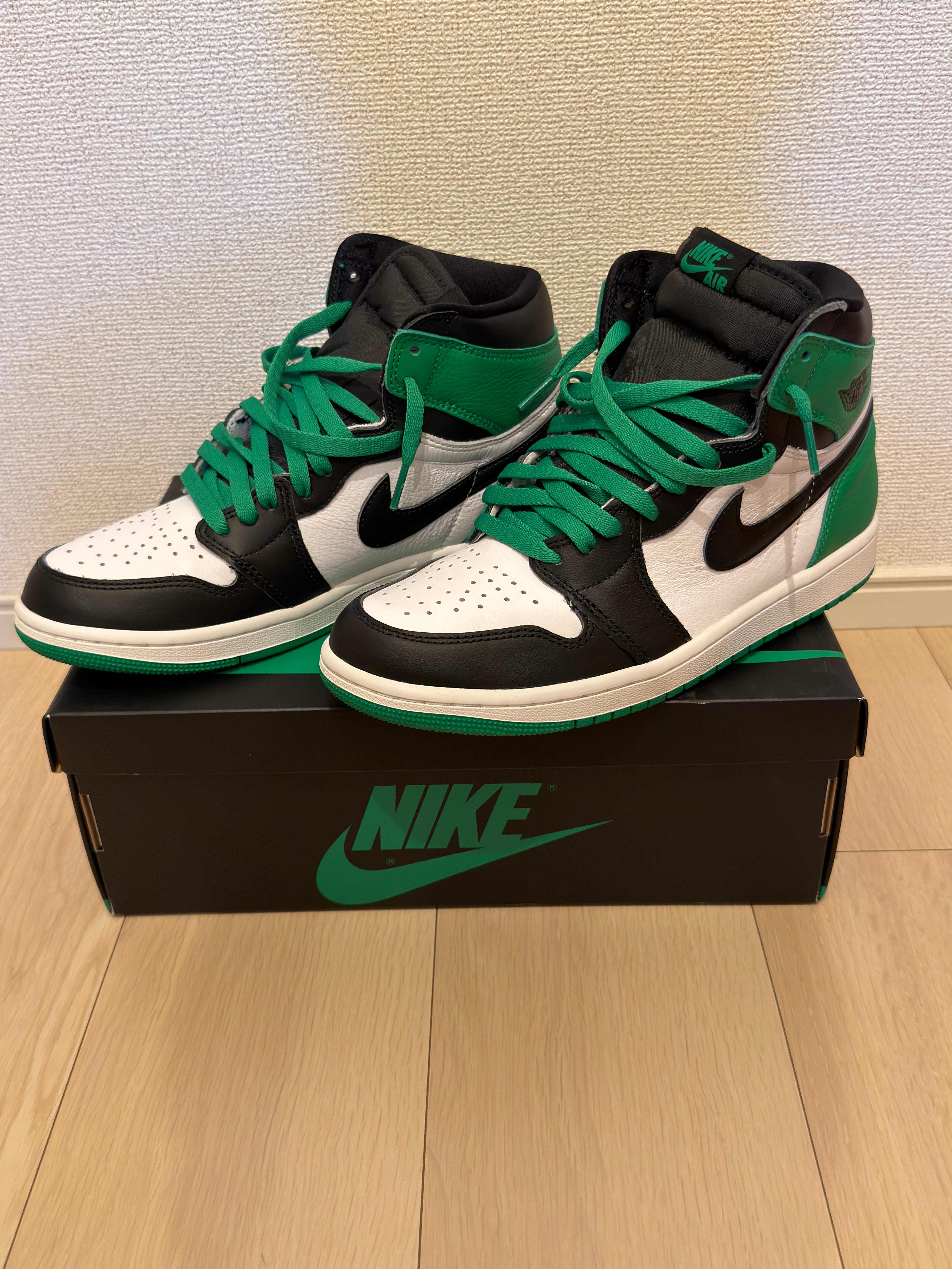 Nike Air Jordan 1 Retro High OG "Celtics/Black and Lucky Green" (2023)