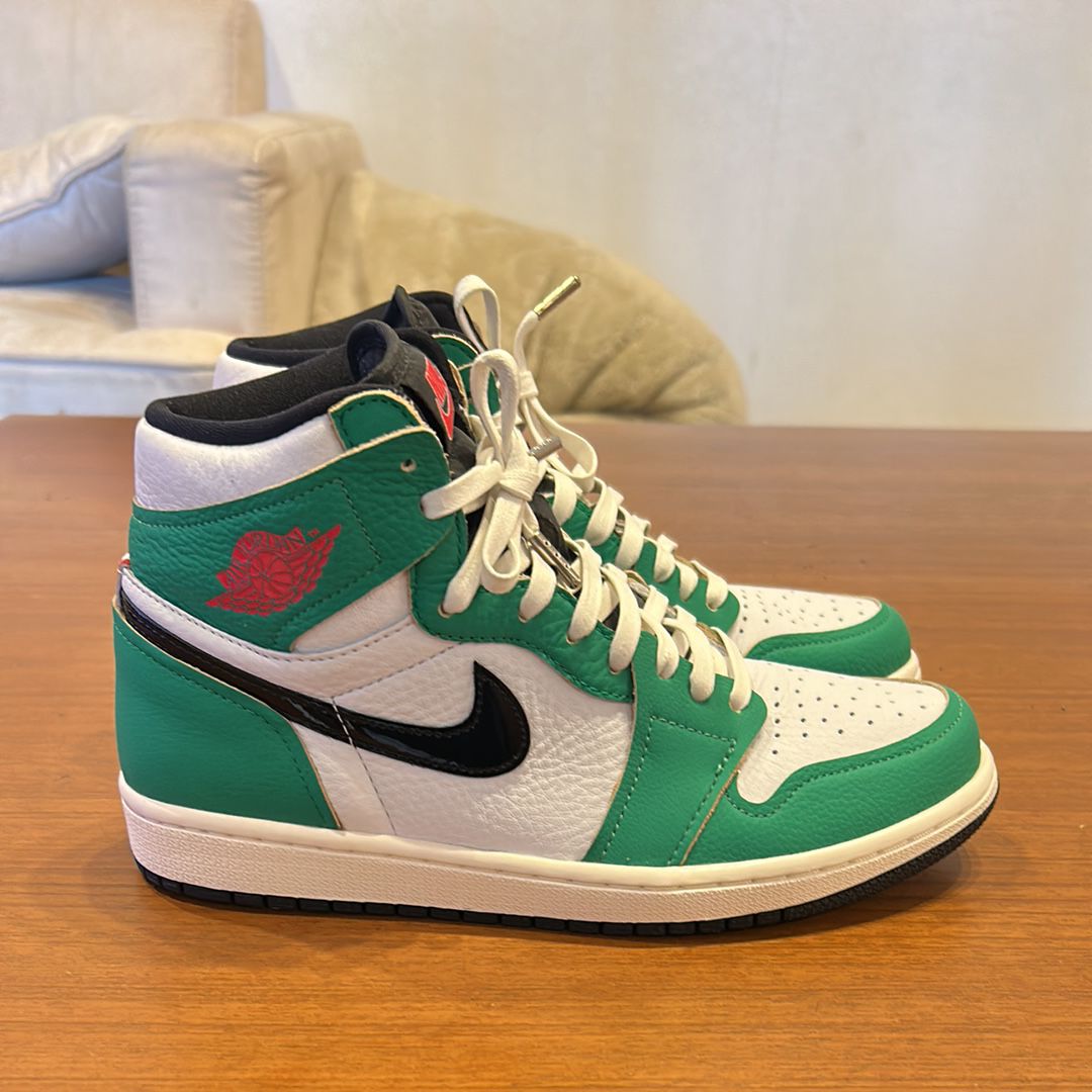 Nike Women's Air Jordan 1 High OG "Lucky Green/White-Sail-Black"