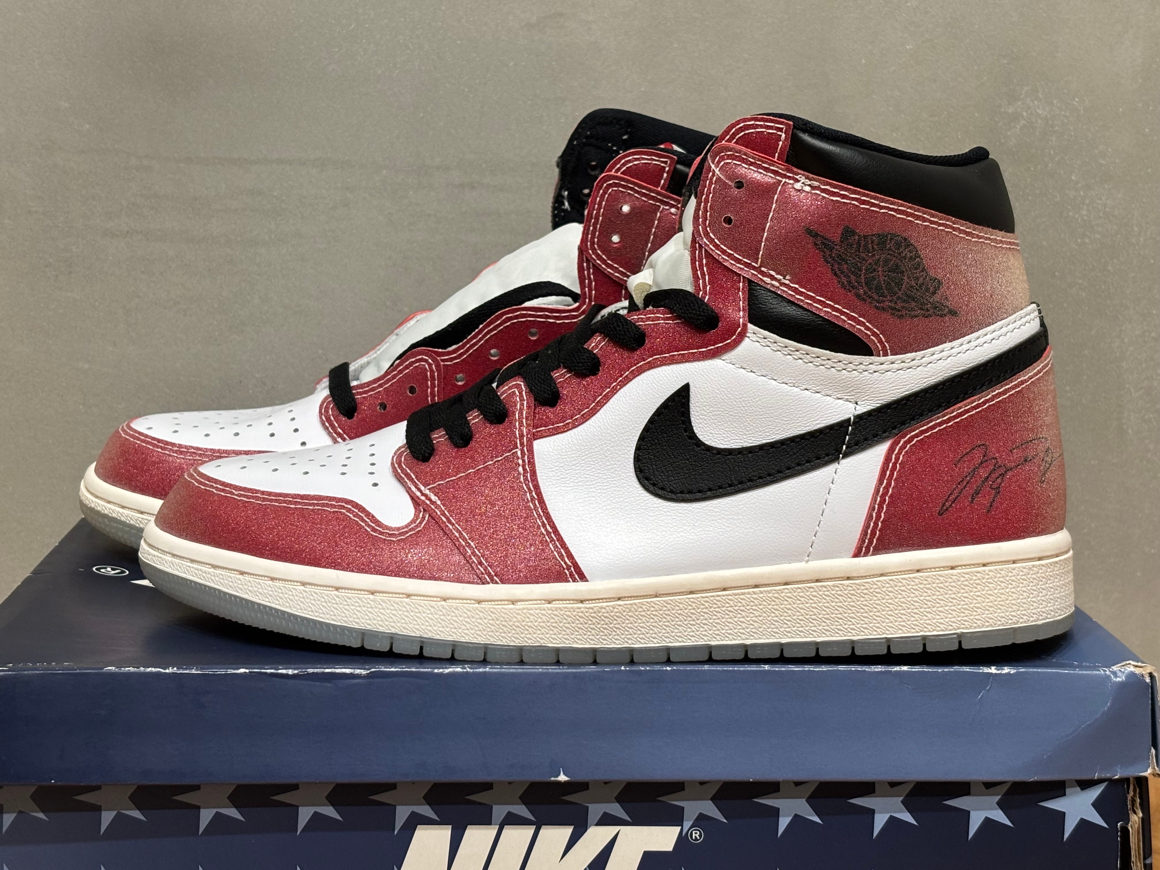 Trophy Room × Nike Air Jordan 1 Retro High OG "Chicago"