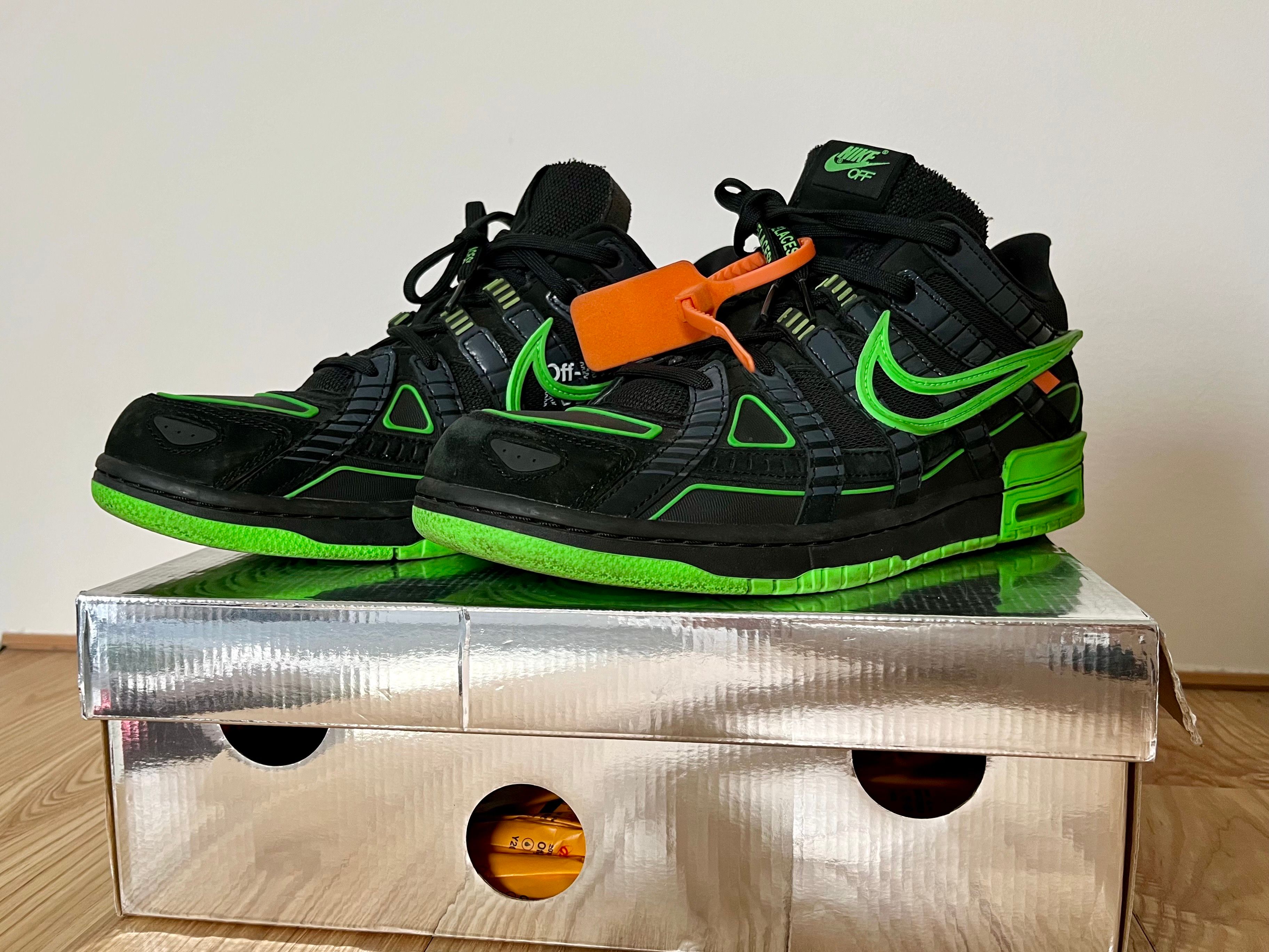 Off-White × Nike Air Rubber Dunk "Black/Green Strike"