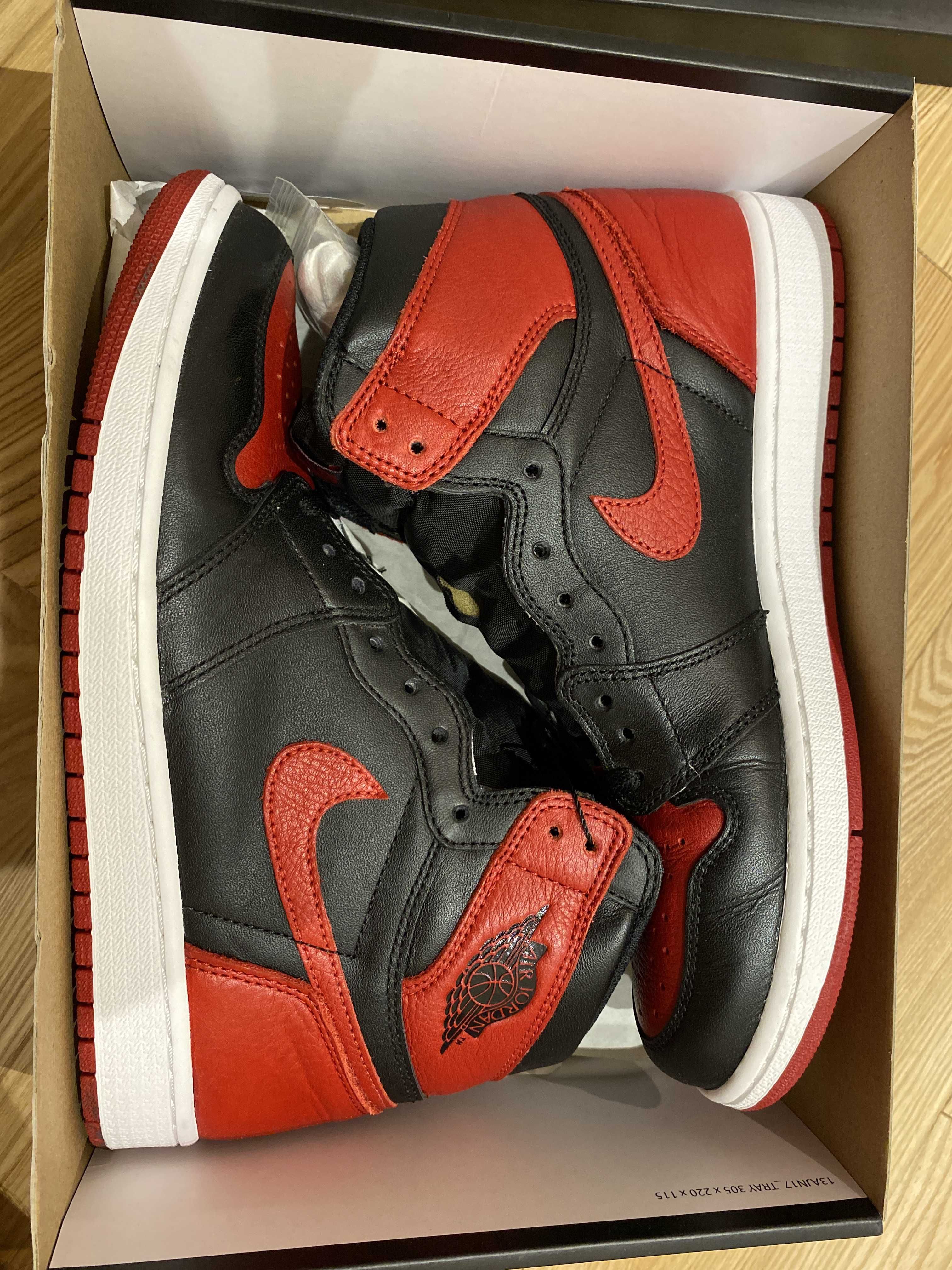 Nike Air Jordan 1 Retro High OG "Bred/Banned" (2016)