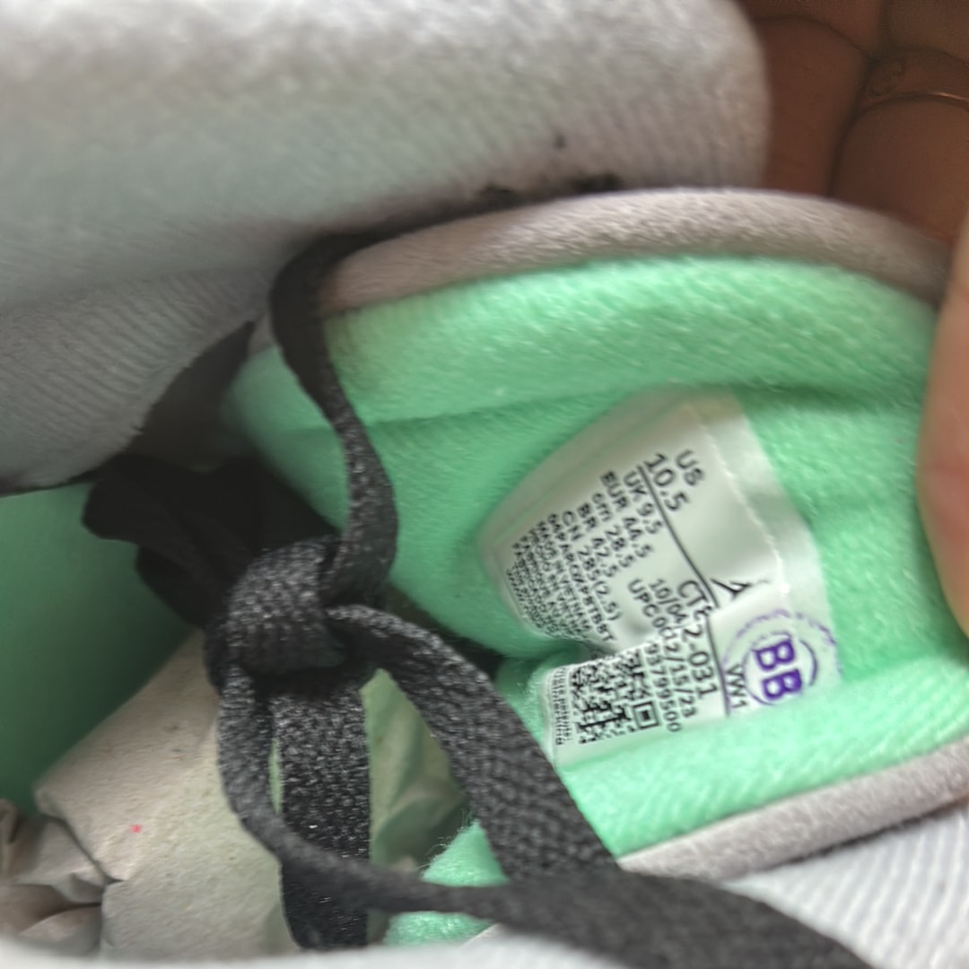 Nike Air Jordan 3 Retro "Green Glow"