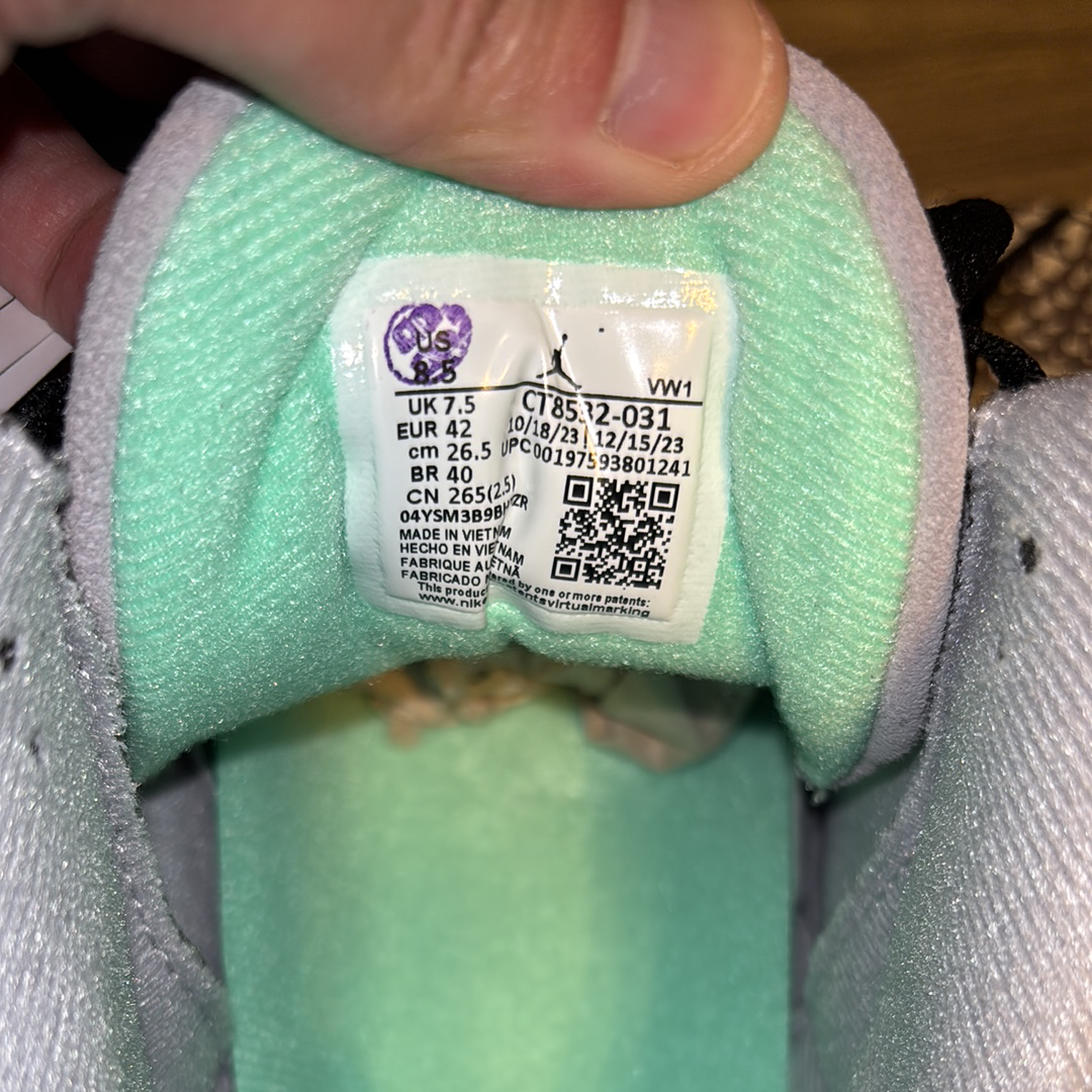 Nike Air Jordan 3 Retro "Green Glow"