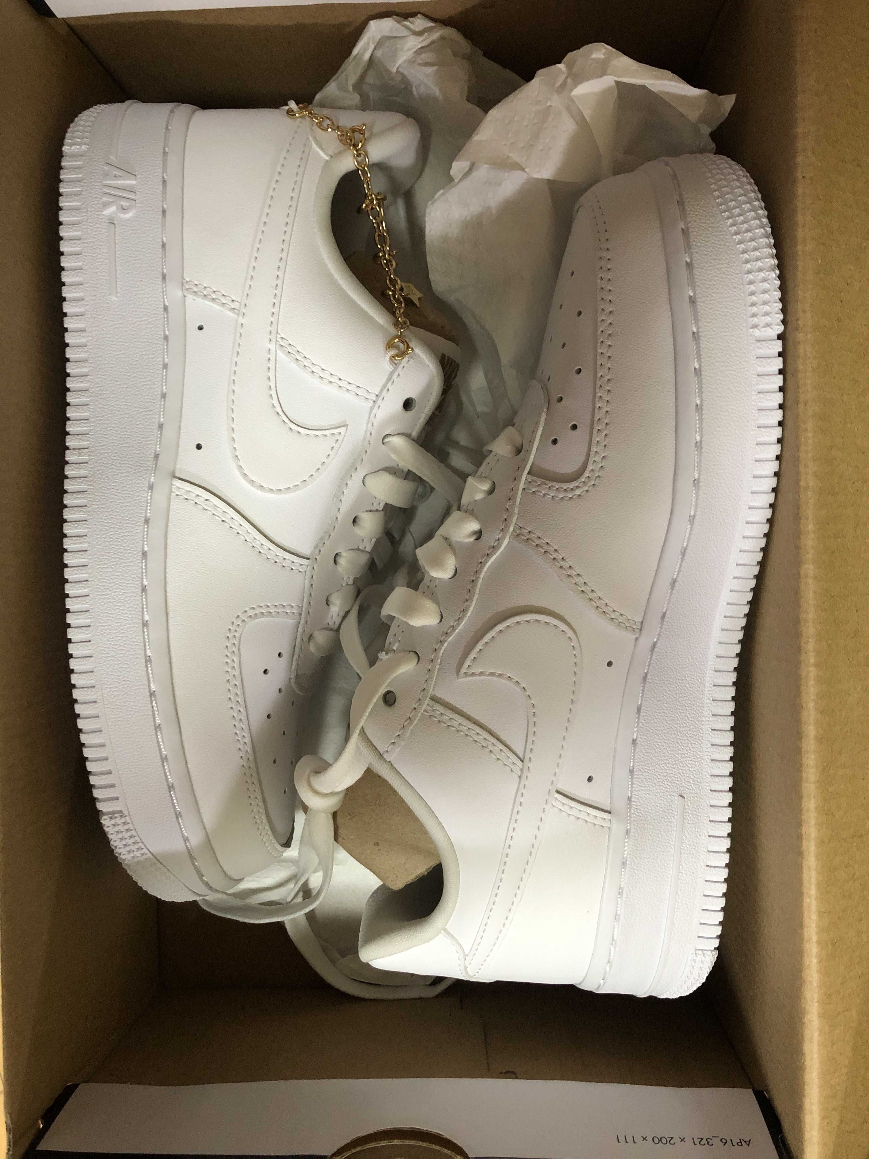 Nike Women's Air Force 1 Low "White Pendats"
