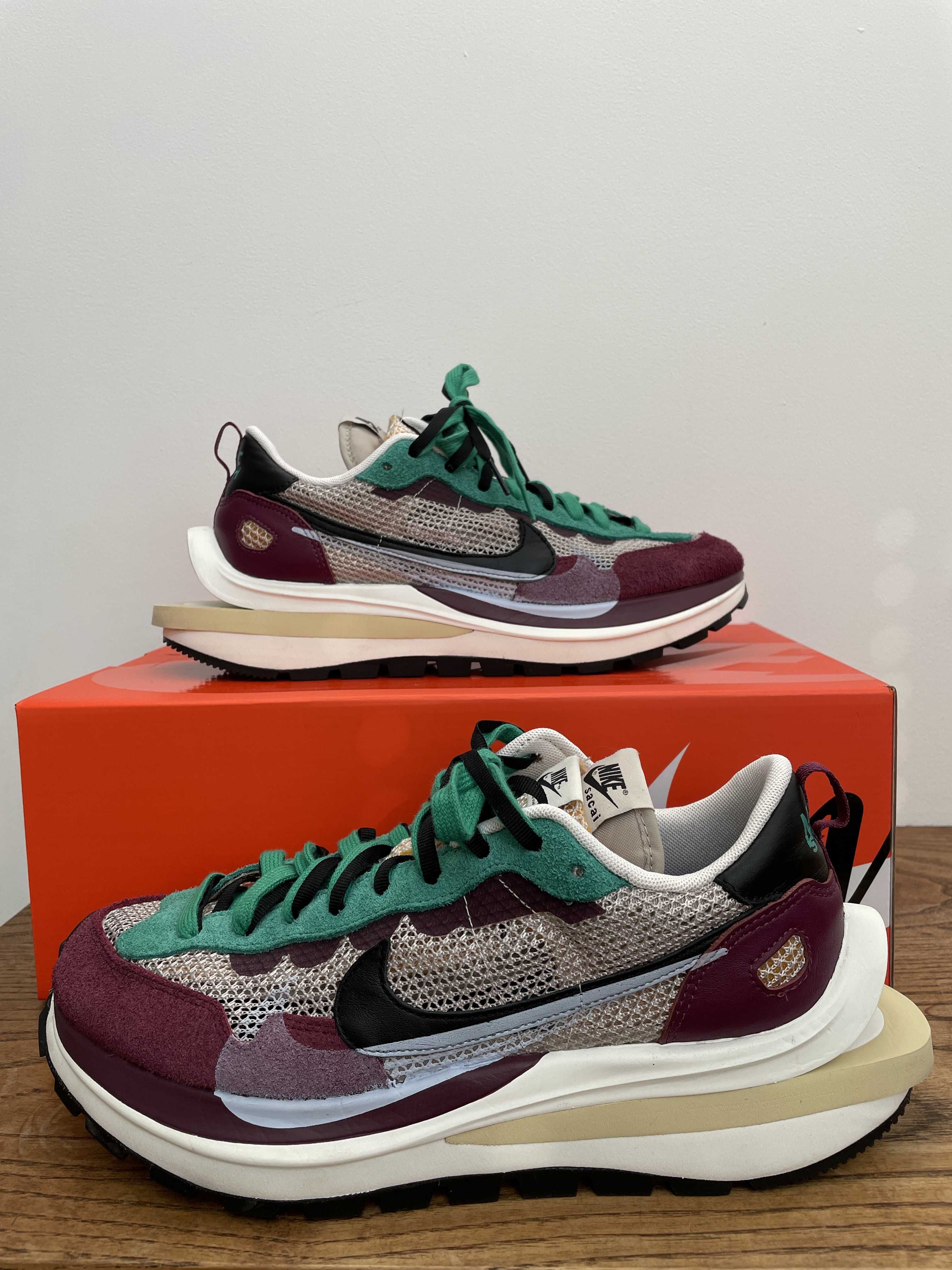 sacai × Nike Vapor Waffle "String/Red/Green"