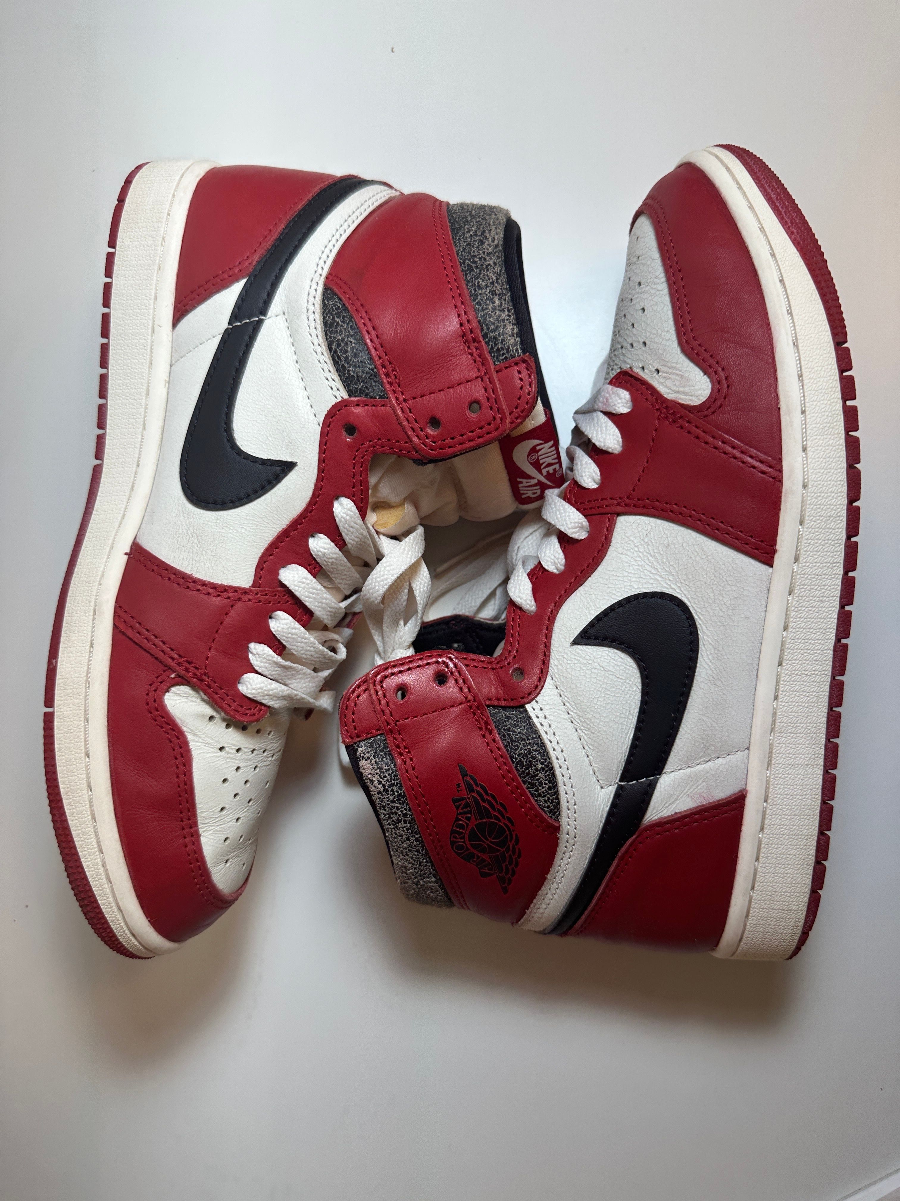 Nike Air Jordan 1 High OG "Lost & Found/Chicago"