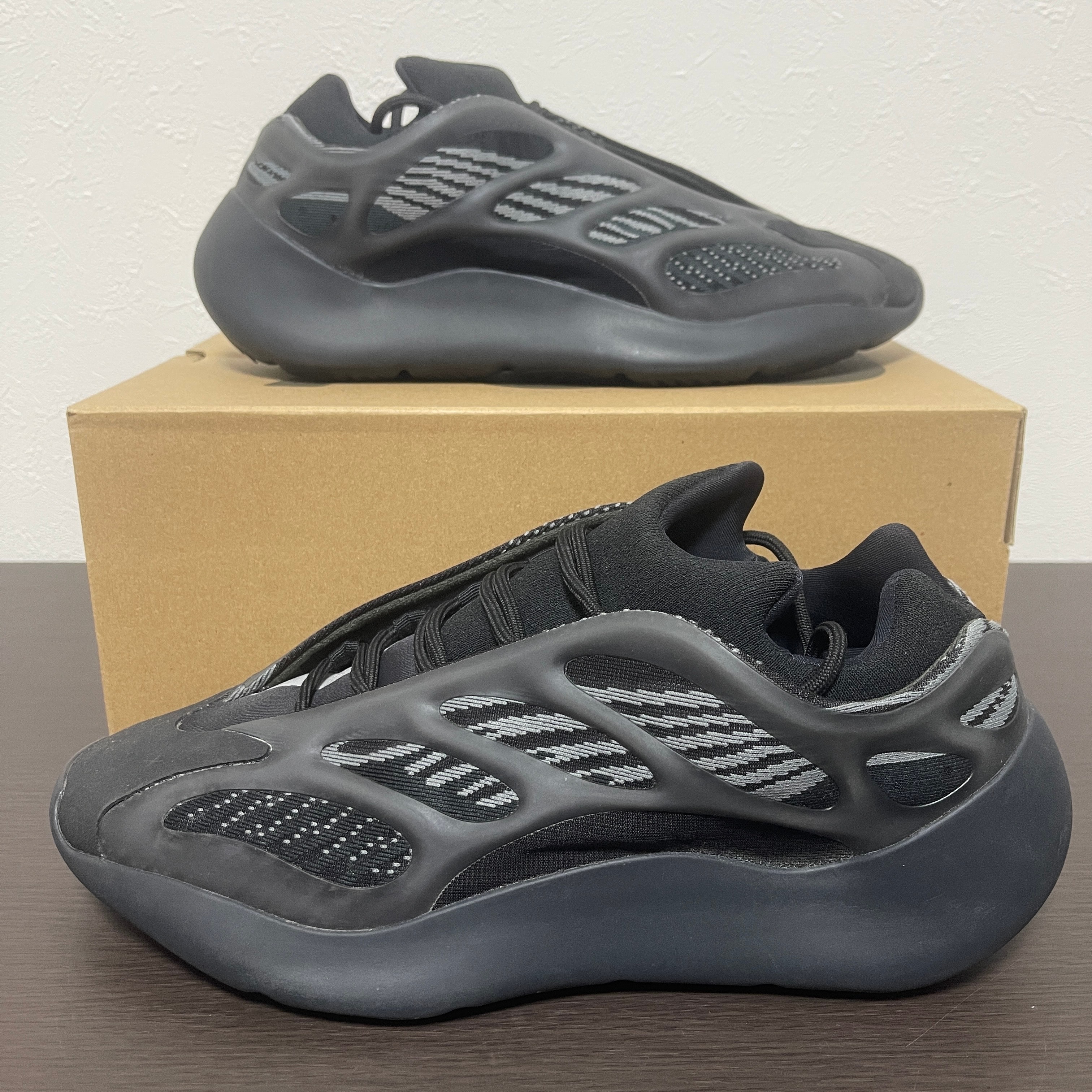 adidas YEEZY 700V3 "Alvah"