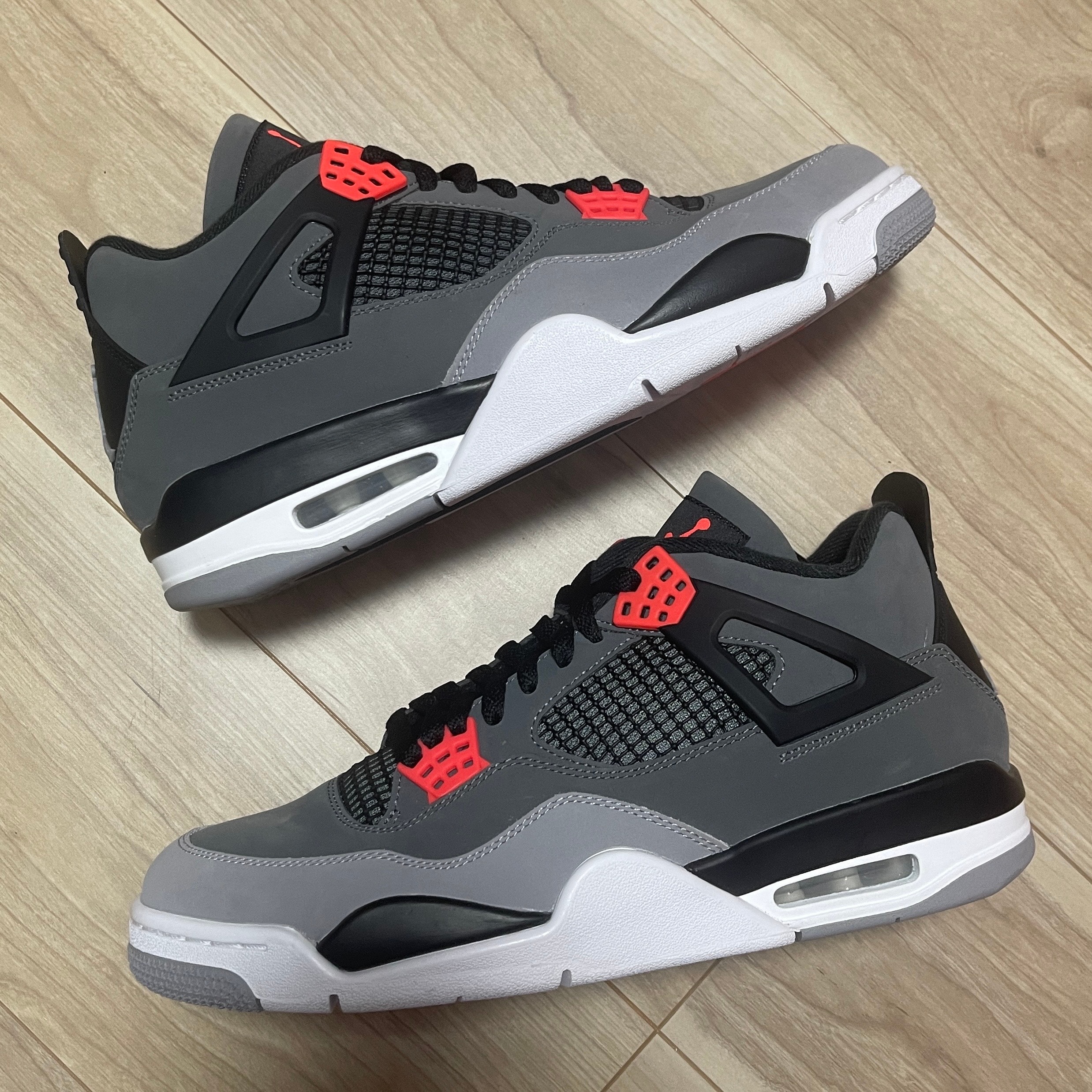 ナイキ エアジョーダン4 レトロ "インフラレッド23"
